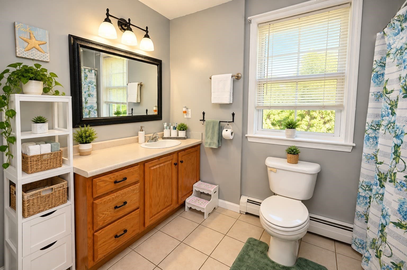 Single Family Residence at 10 Watch St, Leicester MA 01542, photo 9 of 15