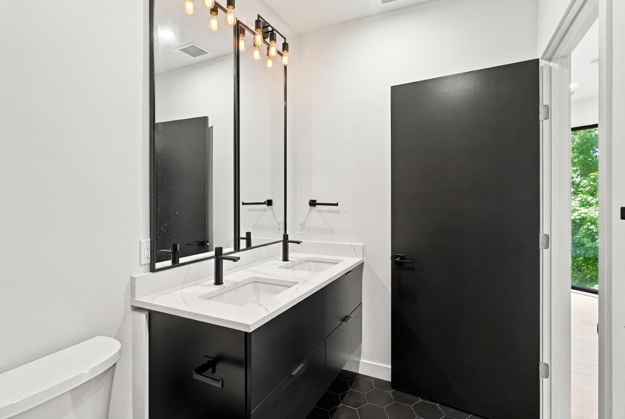 Condominium at 22 High Street, Boston MA 02122, Boston, photo 5 of 13