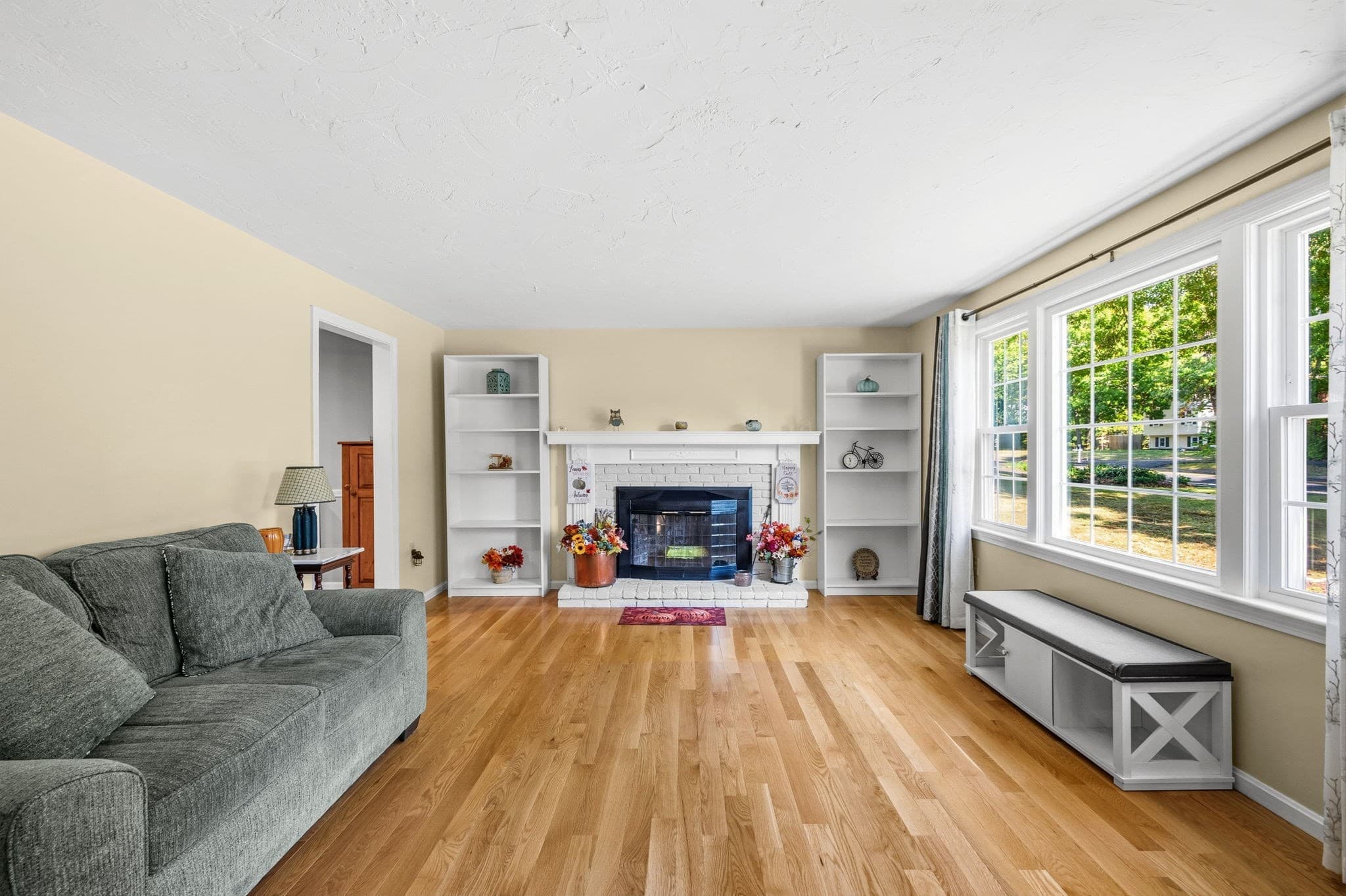 Single Family Residence at 4 Charlotte Dr, Plymouth MA 02360, Plymouth, photo 6 of 32