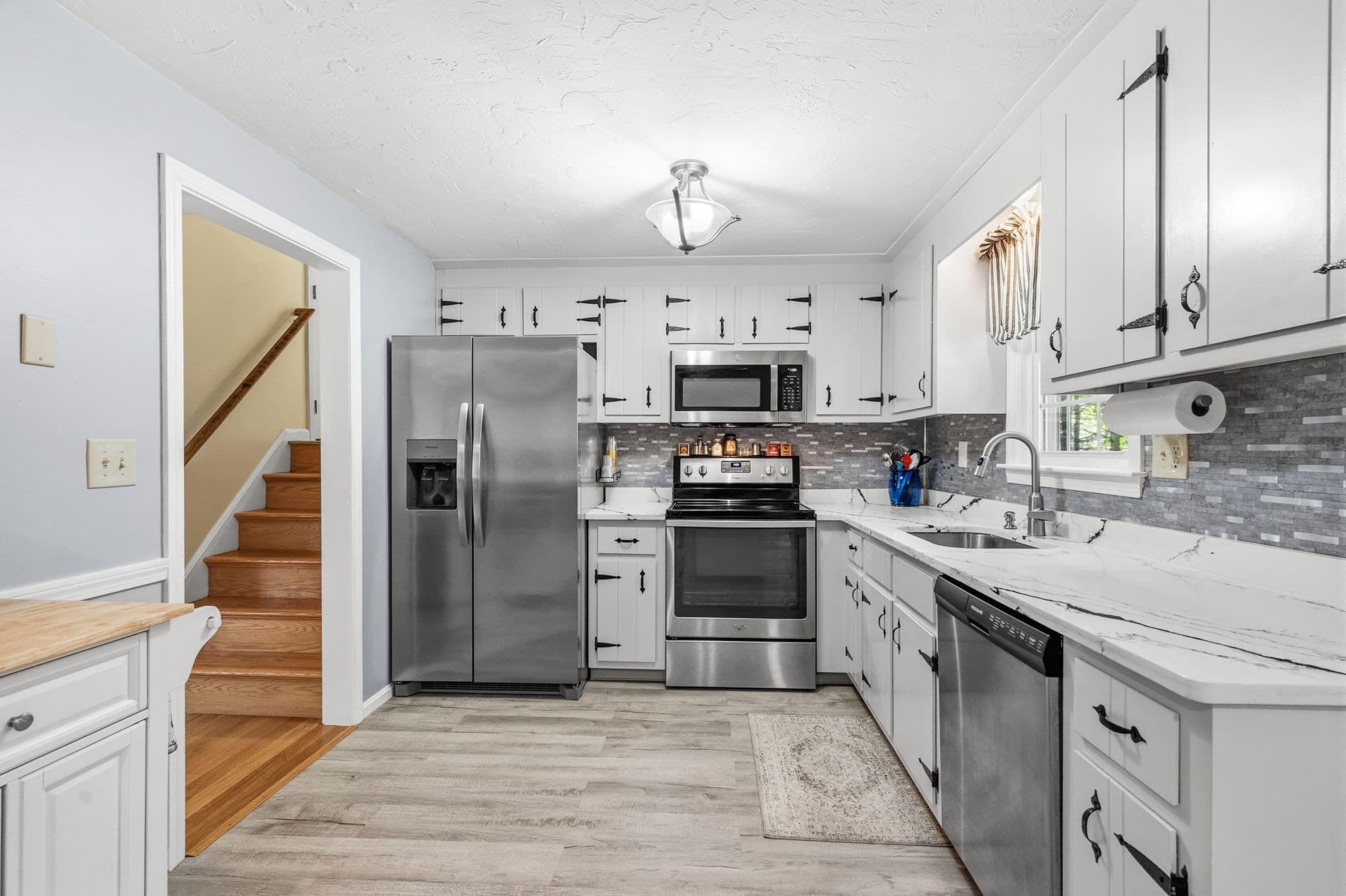 Single Family Residence at 4 Charlotte Dr, Plymouth MA 02360, Plymouth, photo 10 of 32
