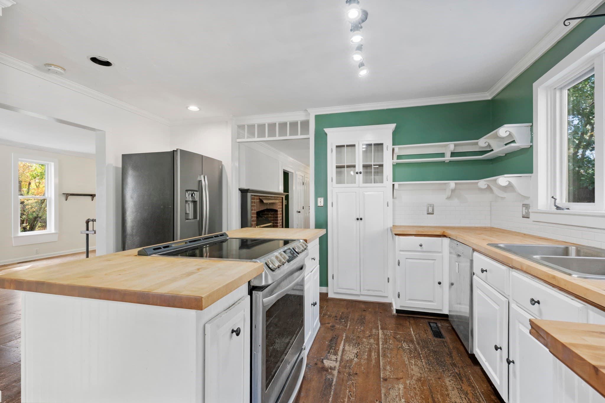 Single Family Residence at 84 Elm St, Blackstone MA 01504, Blackstone, photo 7 of 42