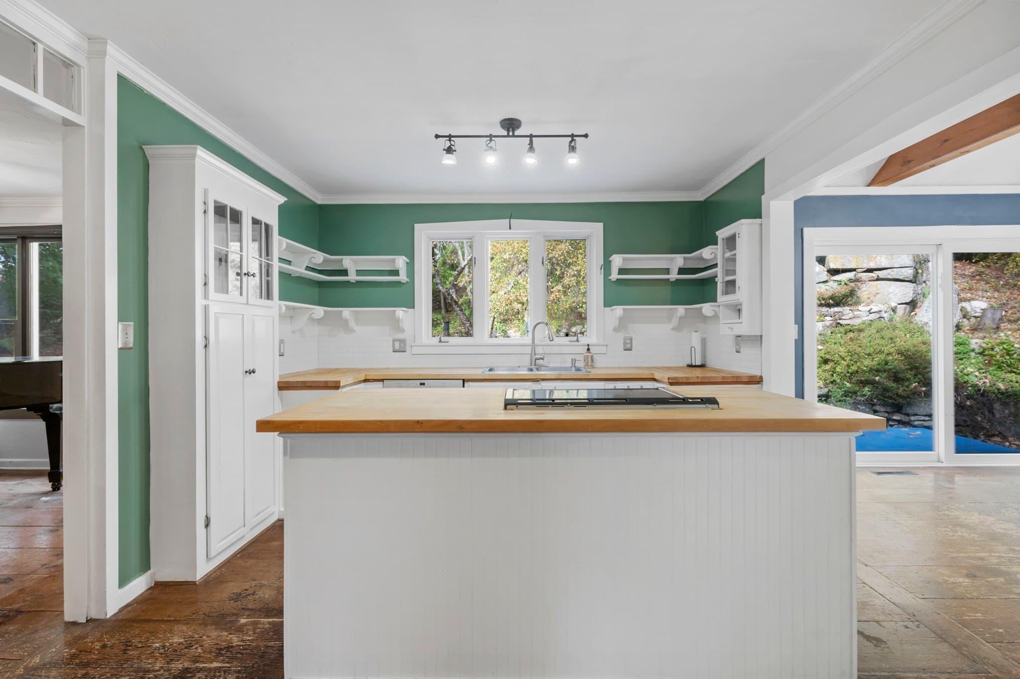 Single Family Residence at 84 Elm St, Blackstone MA 01504, Blackstone, photo 8 of 42