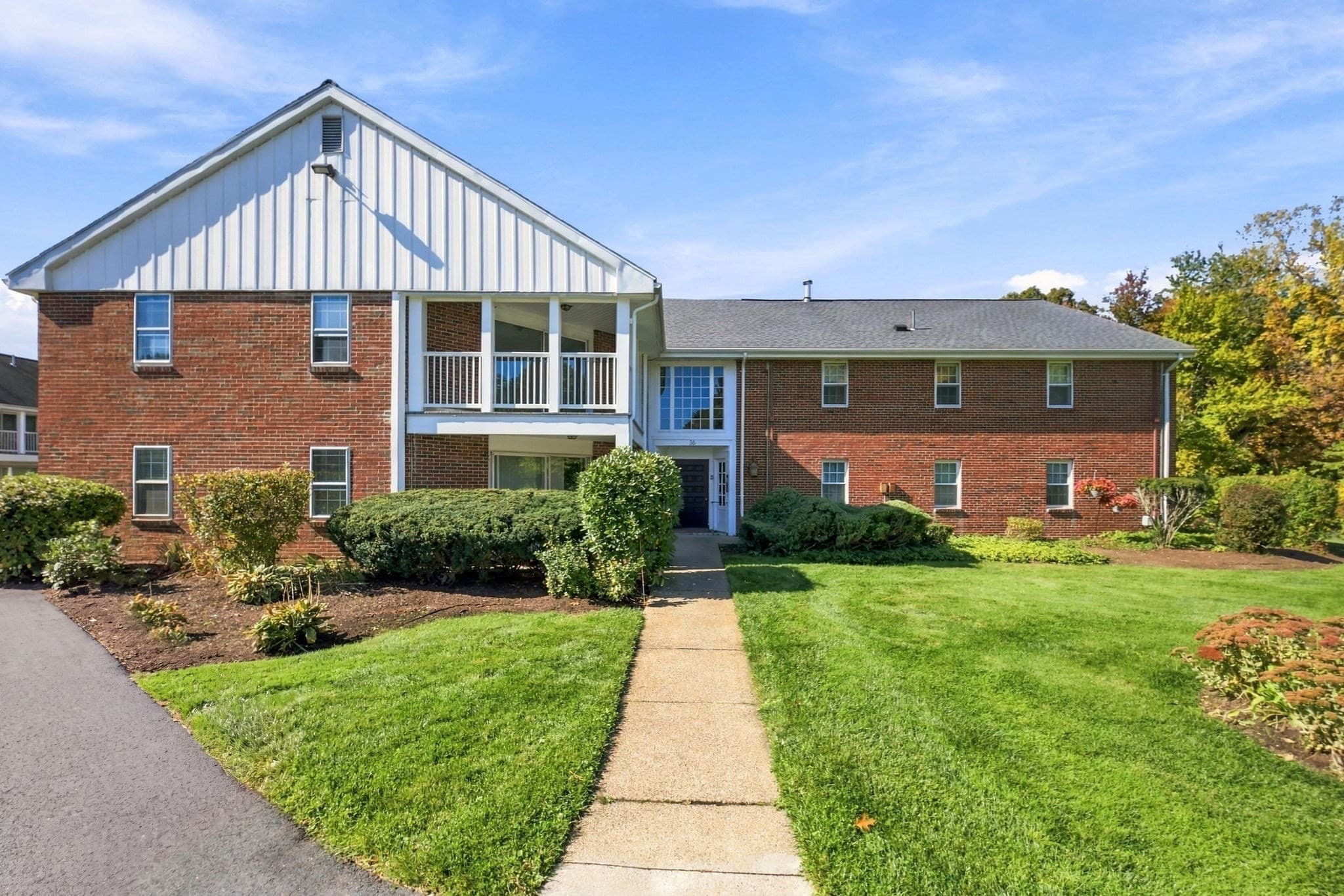 Condominium at 36 Jessica Dr, Stoughton MA 02072, photo 2 of 29