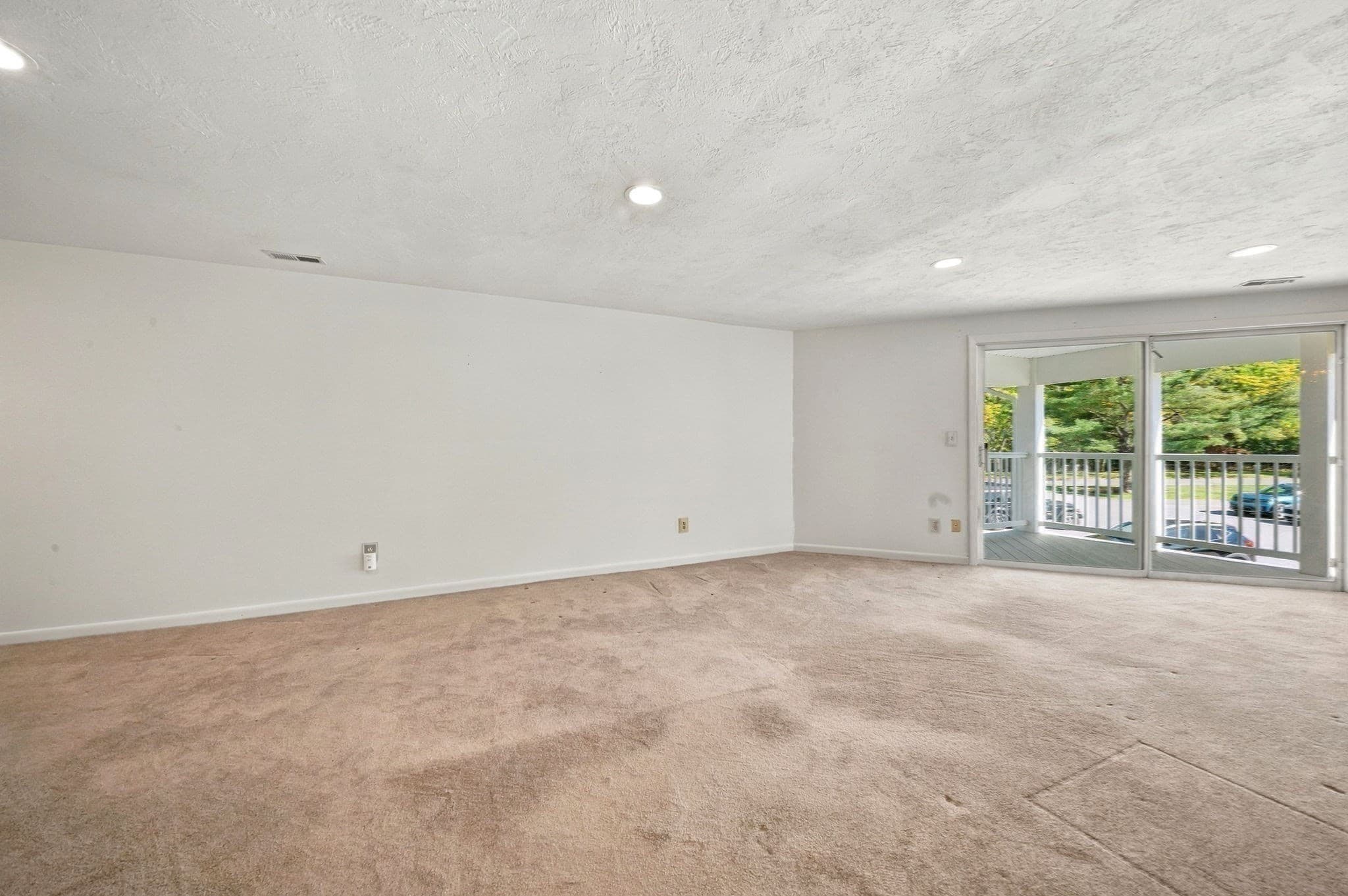 Condominium at 36 Jessica Dr, Stoughton MA 02072, photo 17 of 29