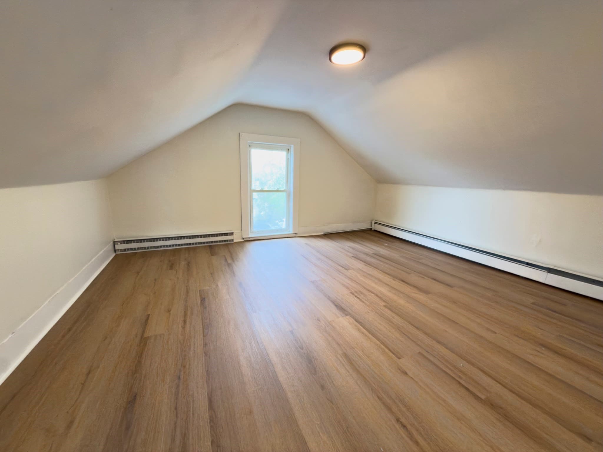 3 Family at 105 Chestnut St, Lowell MA 01852, Lowell, photo 13 of 37