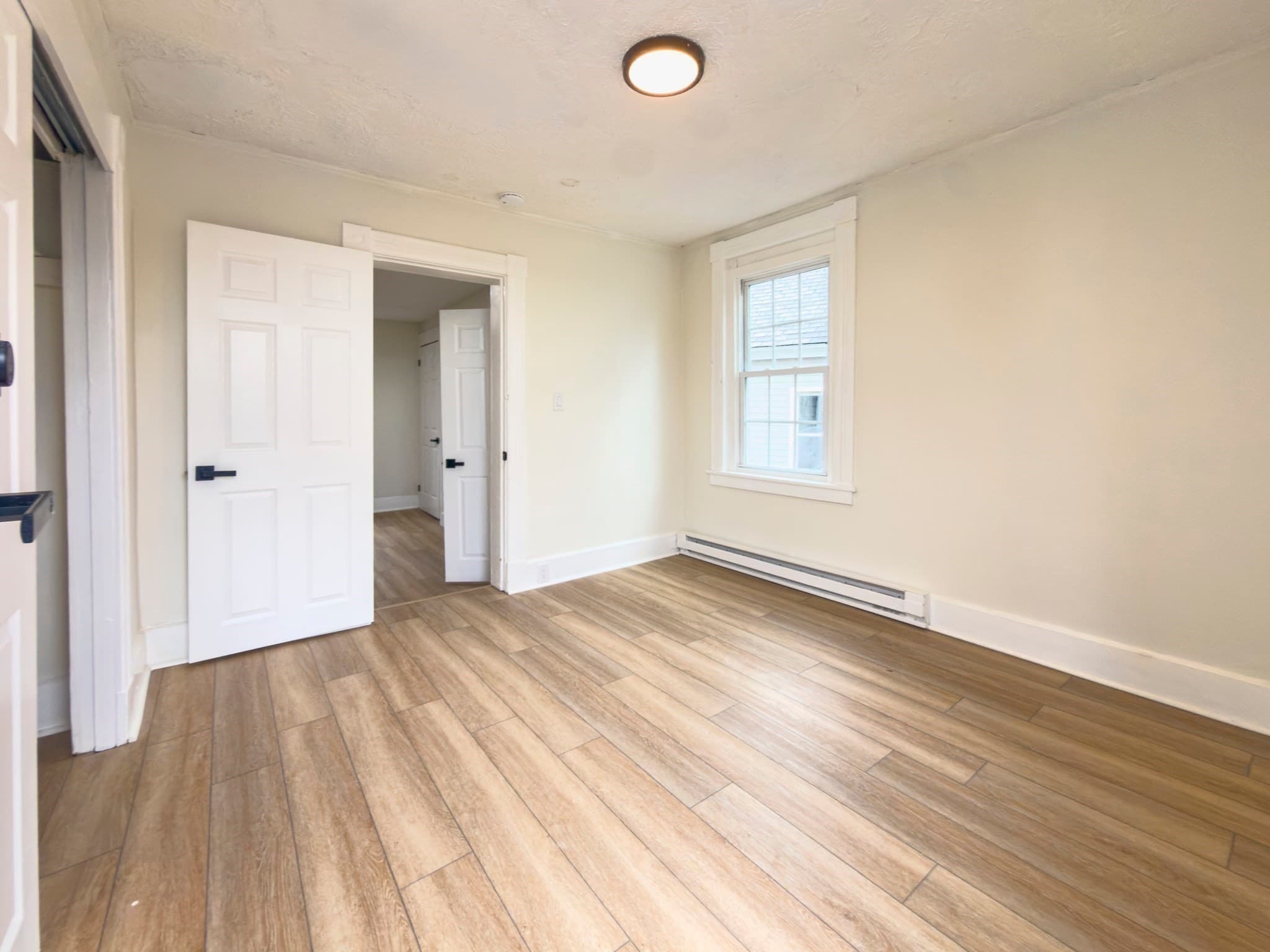 3 Family at 105 Chestnut St, Lowell MA 01852, Lowell, photo 12 of 37