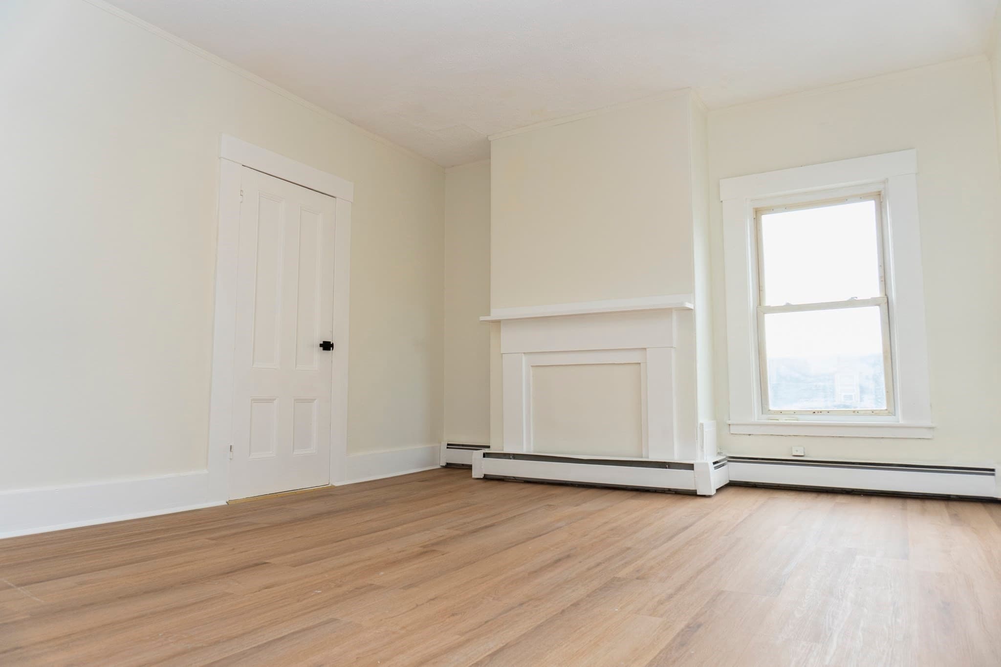 3 Family at 105 Chestnut St, Lowell MA 01852, Lowell, photo 10 of 37