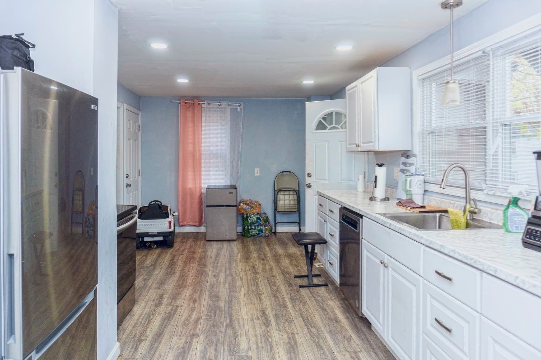 3 Family at 105 Chestnut St, Lowell MA 01852, Lowell, photo 21 of 37