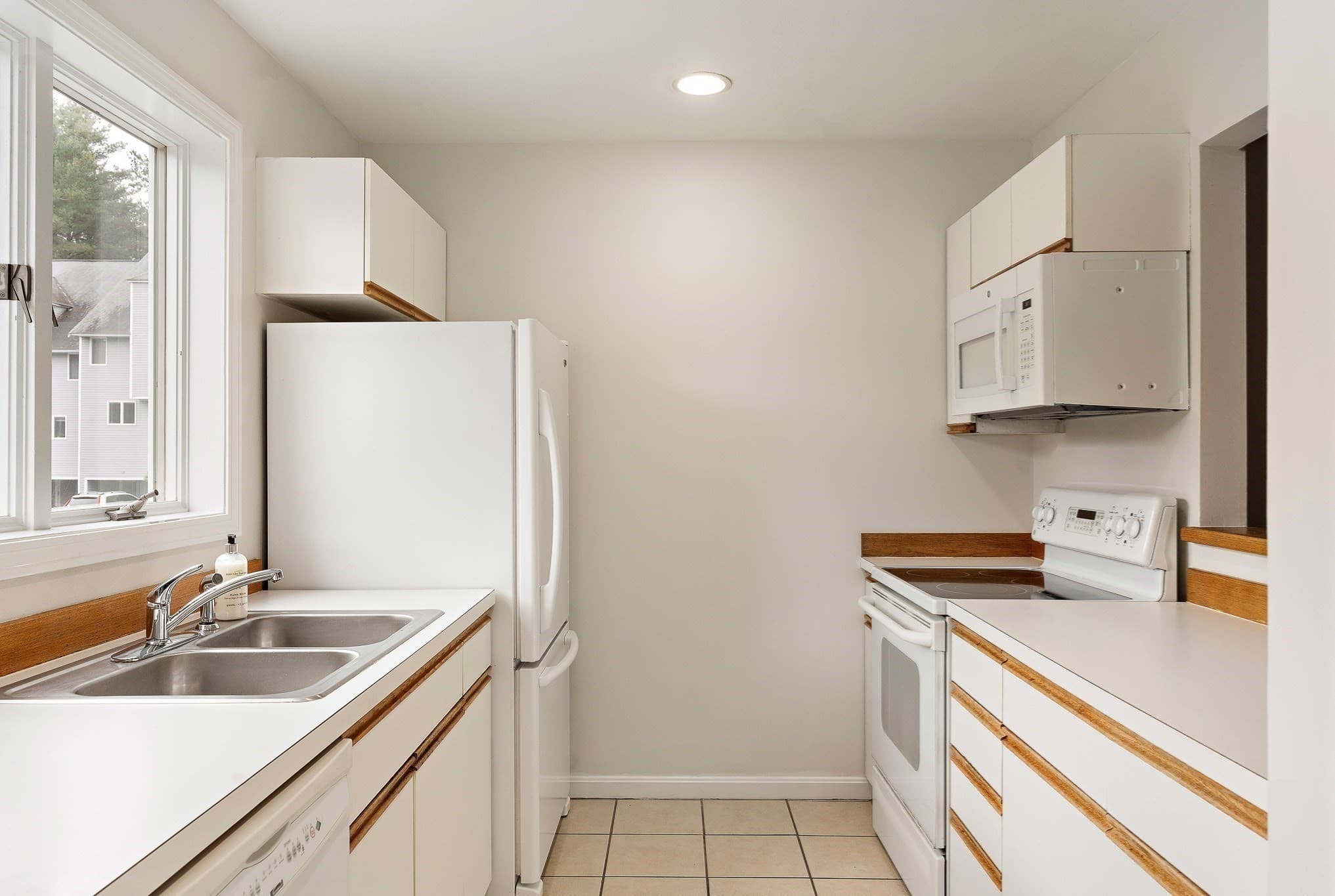 Condominium at 1005 Sherwood Forest Lane # 1005, Saugus MA 01906, Saugus, photo 7 of 34
