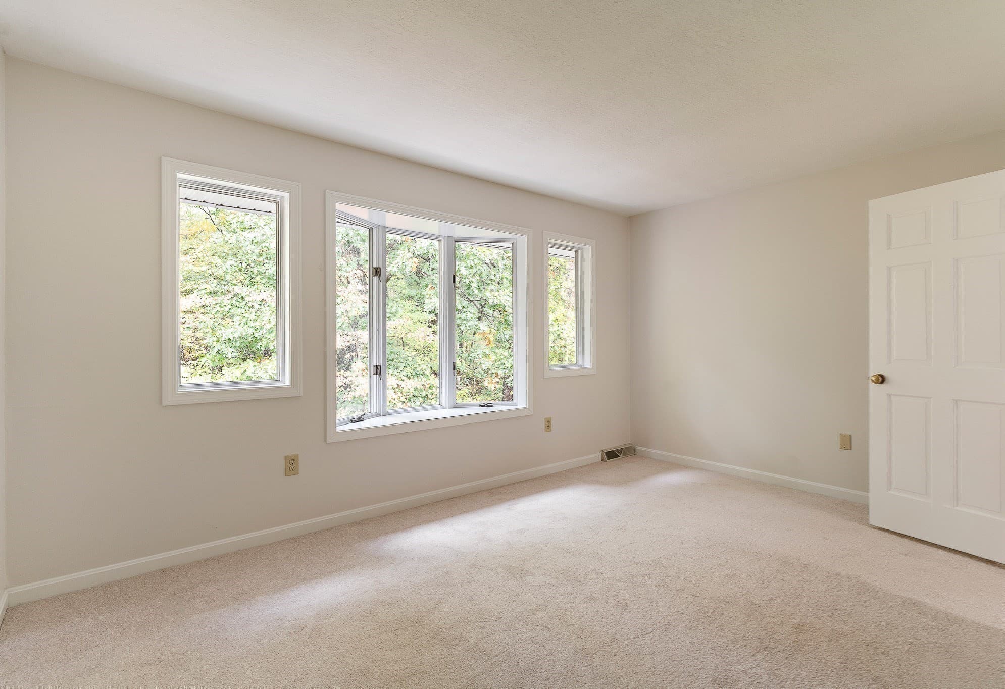 Condominium at 1005 Sherwood Forest Lane # 1005, Saugus MA 01906, Saugus, photo 14 of 34