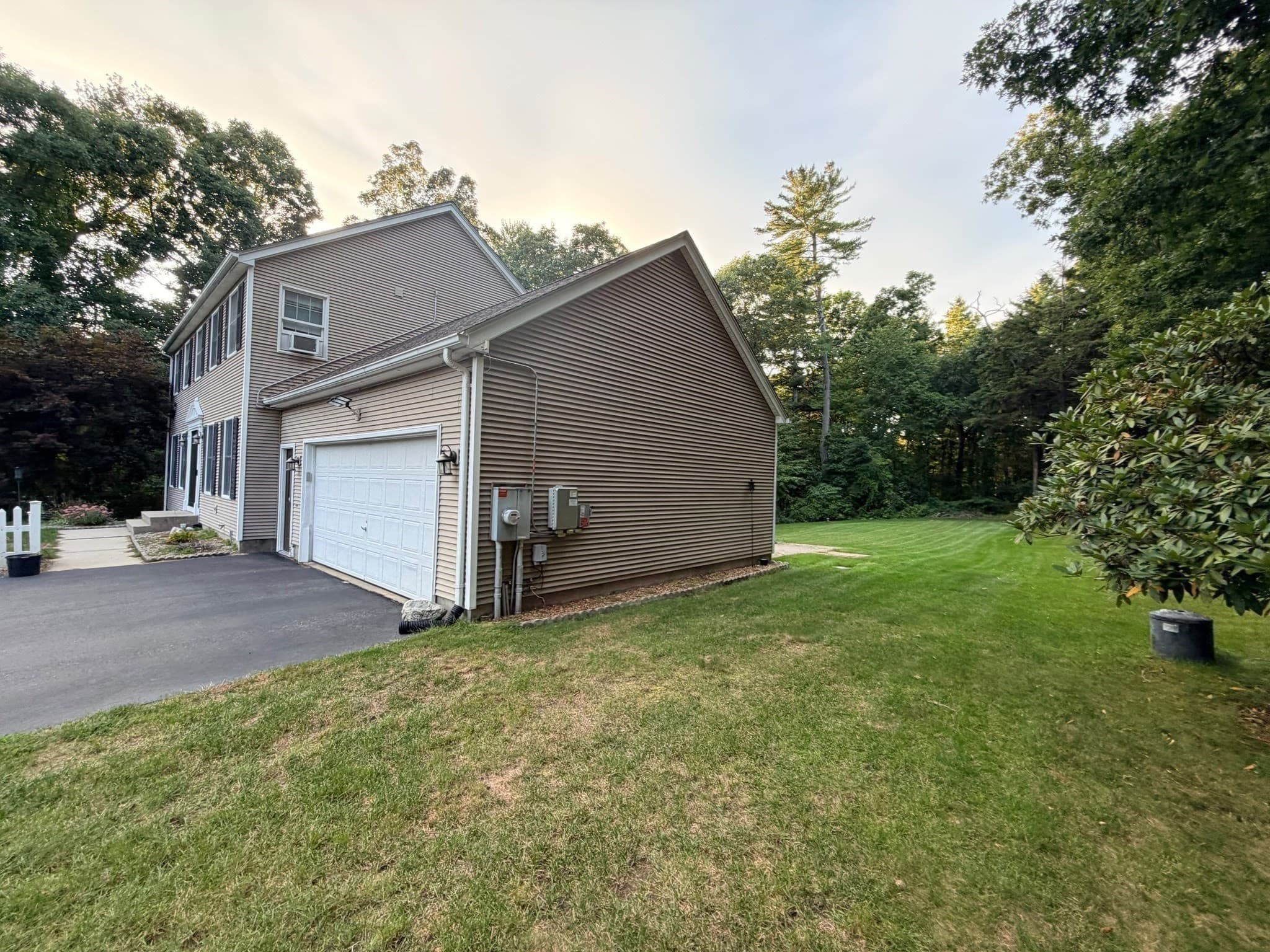 Single Family Residence at 31 Old Farm Rd, Palmer MA 01069, photo 5 of 34