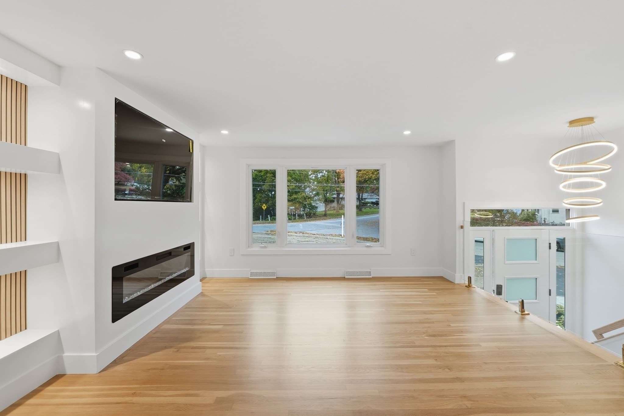 Single Family Residence at 66 Ontario Dr, Hudson MA 01749, photo 7 of 42