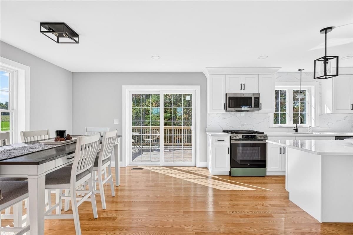 Single Family Residence at 49 Thompson St, Middleboro MA 02346, photo 10 of 42
