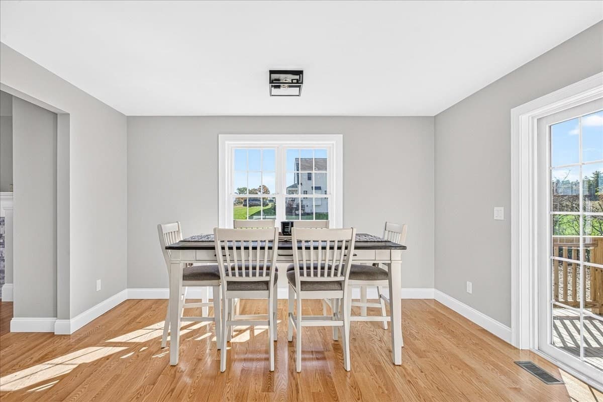 Single Family Residence at 49 Thompson St, Middleboro MA 02346, photo 11 of 42