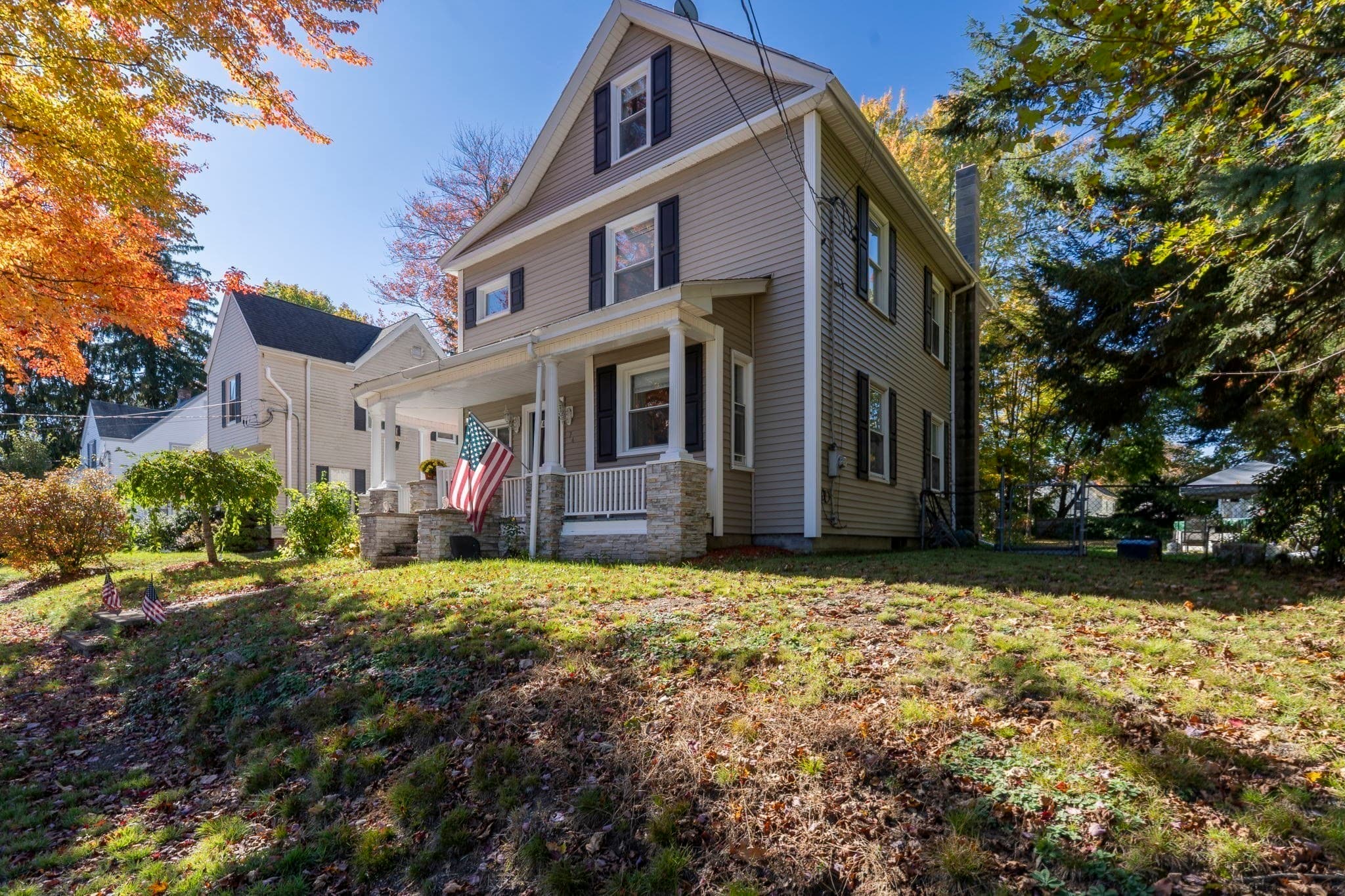 Single Family Residence at 74 Arlington St, Leominster MA 01453, photo 2 of 40