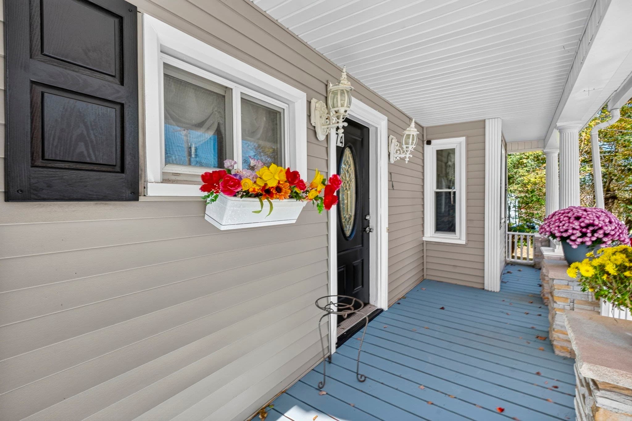 Single Family Residence at 74 Arlington St, Leominster MA 01453, photo 6 of 40