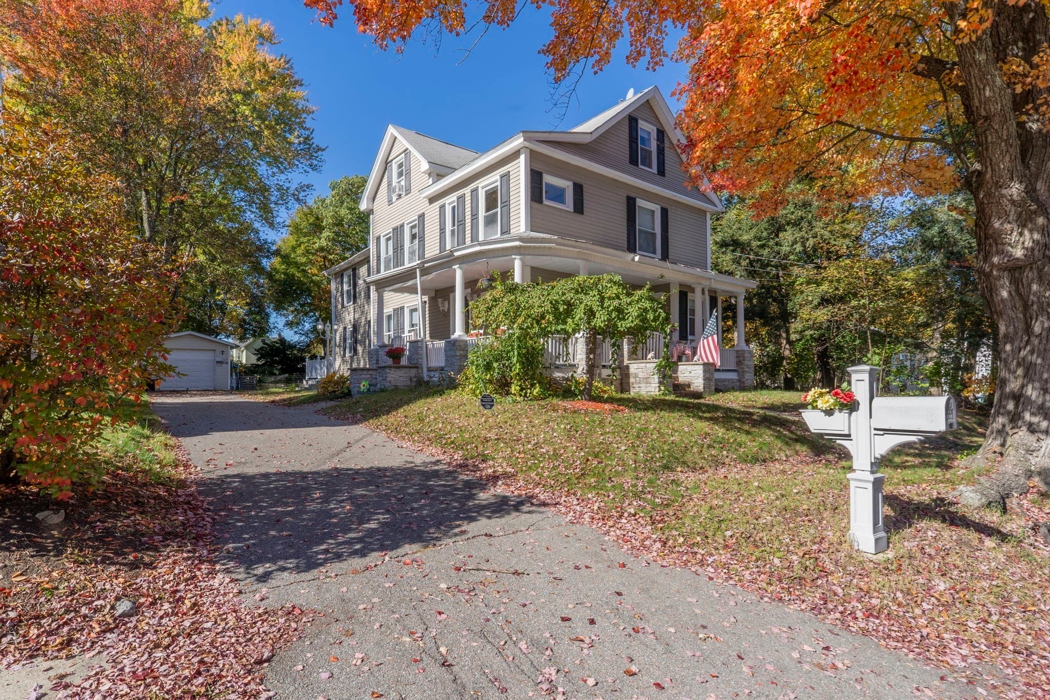 Single Family Residence at 74 Arlington St, Leominster MA 01453, photo 3 of 40