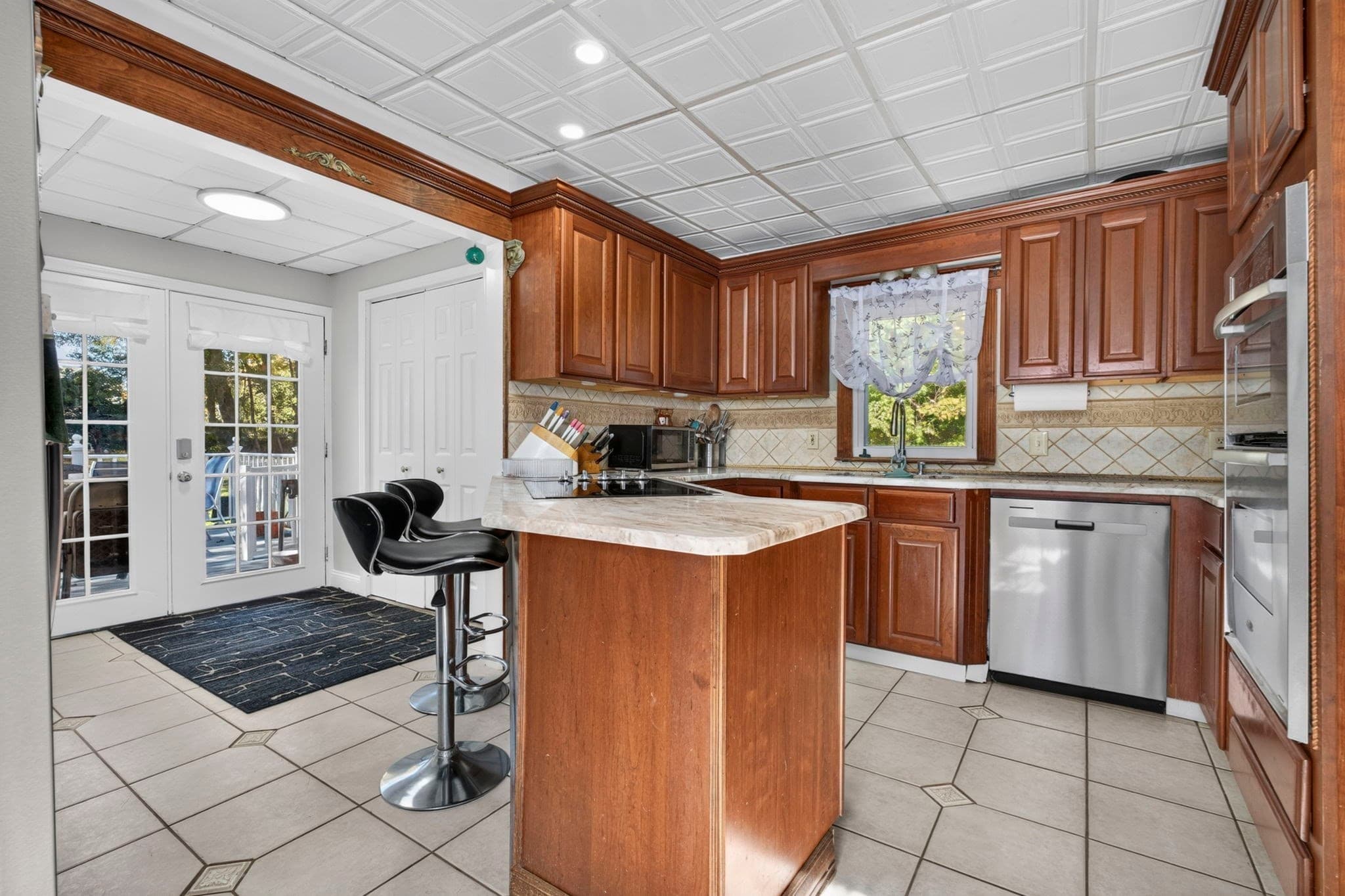 Single Family Residence at 74 Arlington St, Leominster MA 01453, photo 8 of 40