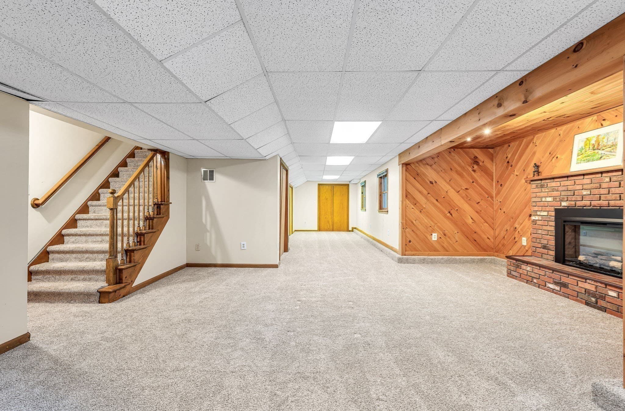 Single Family Residence at 6 Townview Circle, East Longmeadow MA 01028, photo 32 of 42