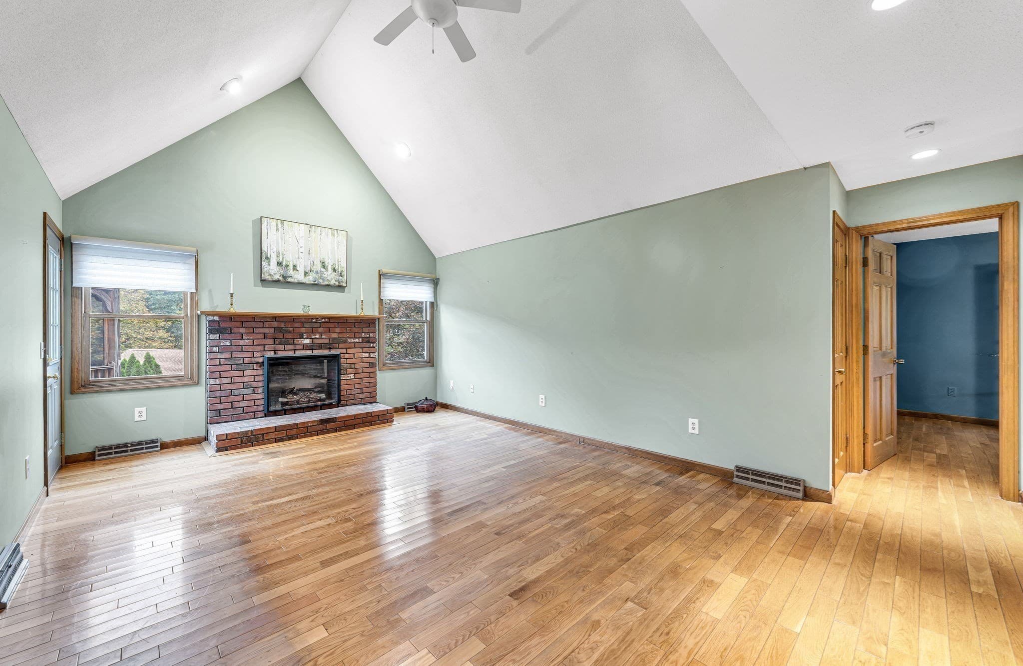 Single Family Residence at 6 Townview Circle, East Longmeadow MA 01028, photo 9 of 42