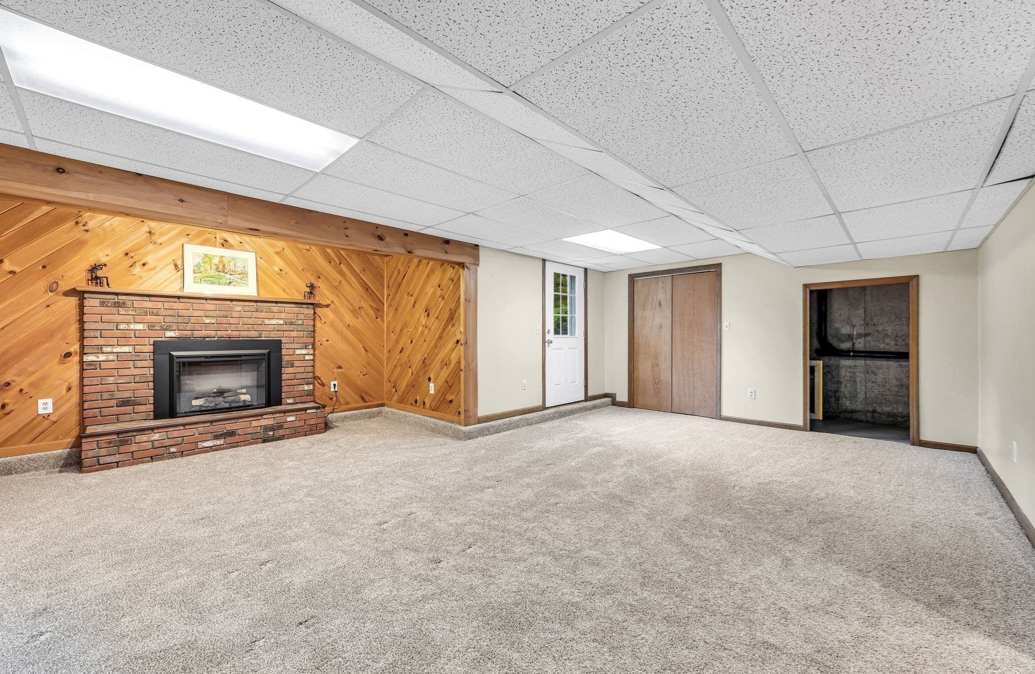 Single Family Residence at 6 Townview Circle, East Longmeadow MA 01028, photo 30 of 42