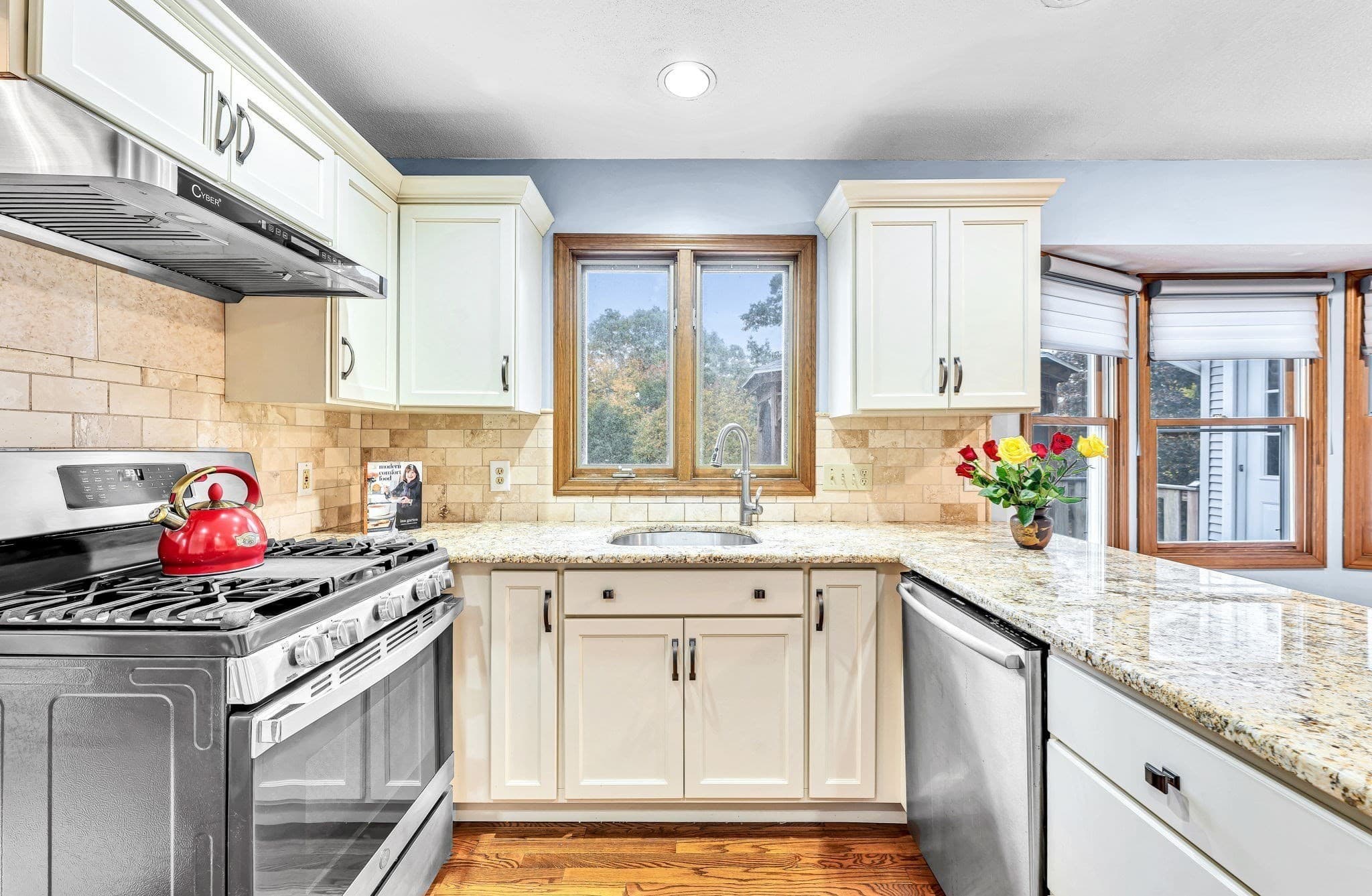 Single Family Residence at 6 Townview Circle, East Longmeadow MA 01028, photo 14 of 42