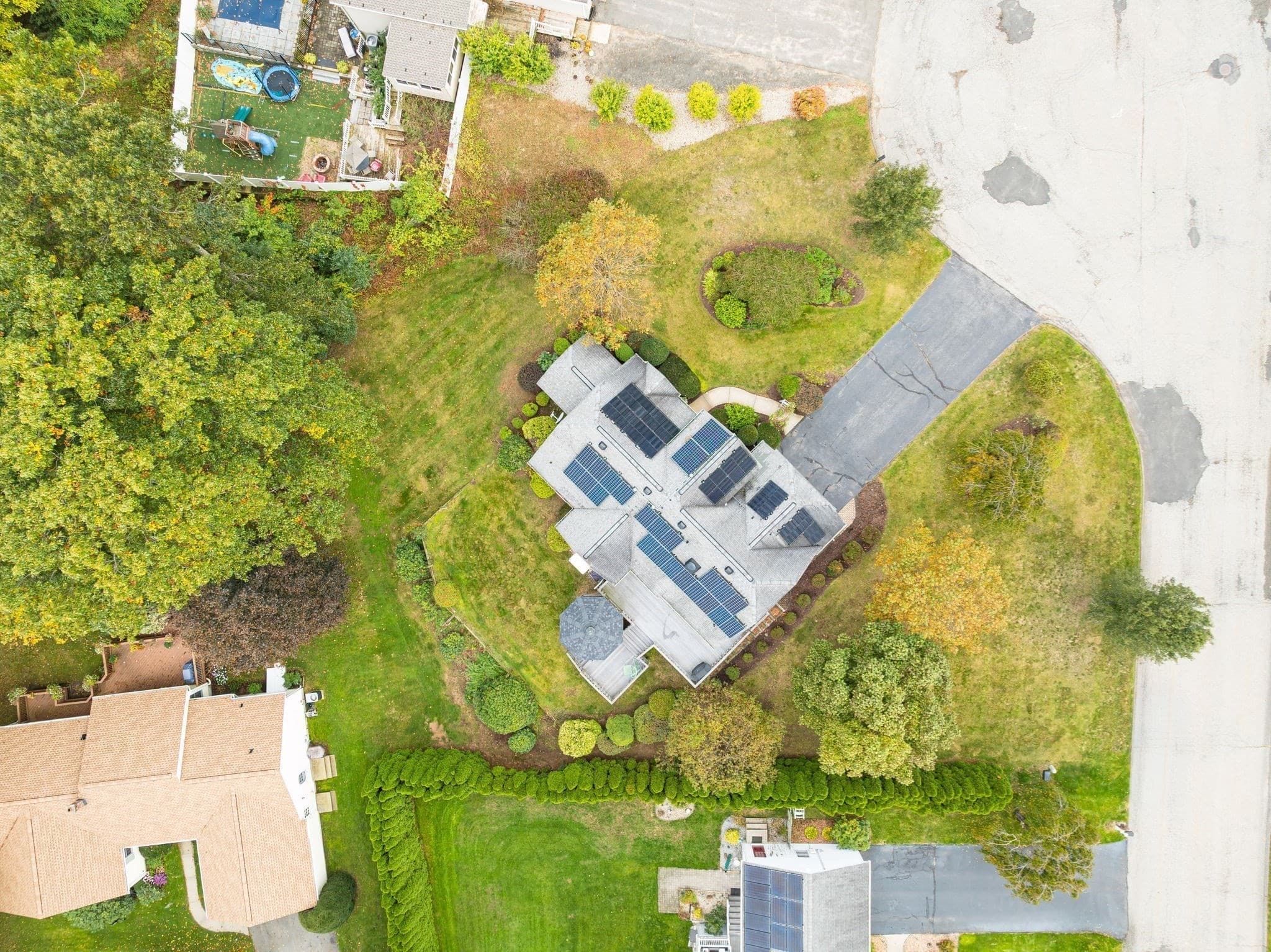 Single Family Residence at 6 Townview Circle, East Longmeadow MA 01028, photo 4 of 42