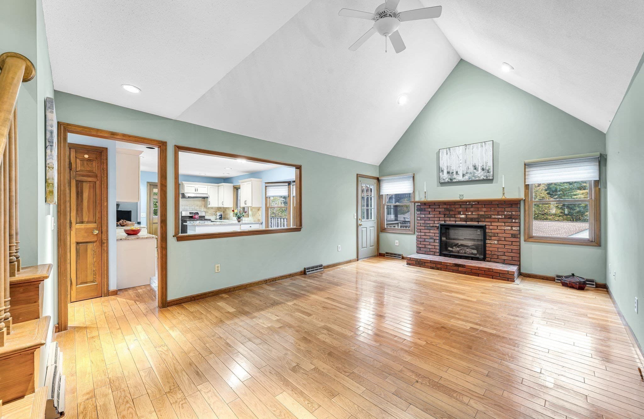 Single Family Residence at 6 Townview Circle, East Longmeadow MA 01028, photo 8 of 42