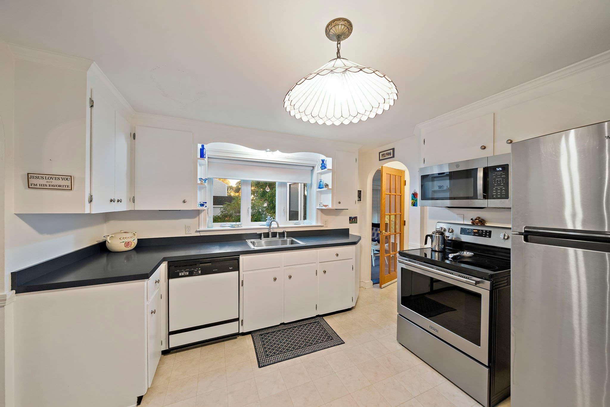 Single Family Residence at 641 Commercial St, Weymouth MA 02189, photo 10 of 38