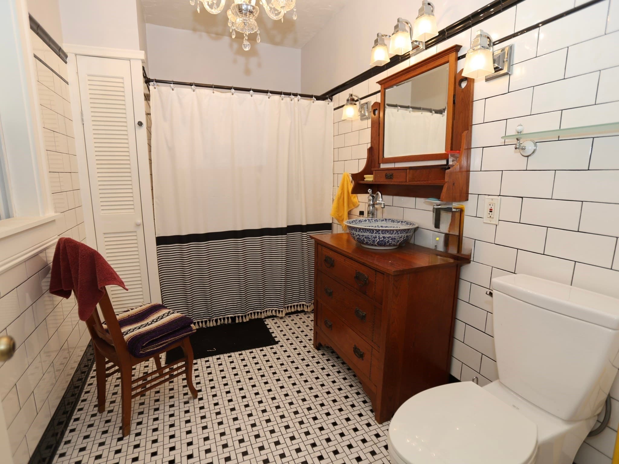 Single Family Residence at 46 Barrett Ave, Worcester MA 01605, photo 5 of 19