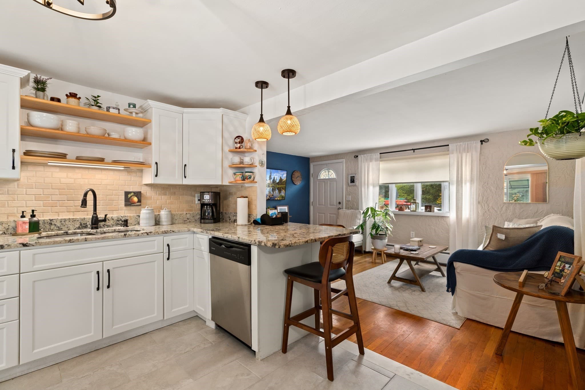 Single Family Residence at 1430 Shawsheen St, Tewksbury MA 01876, Tewksbury, photo 6 of 31