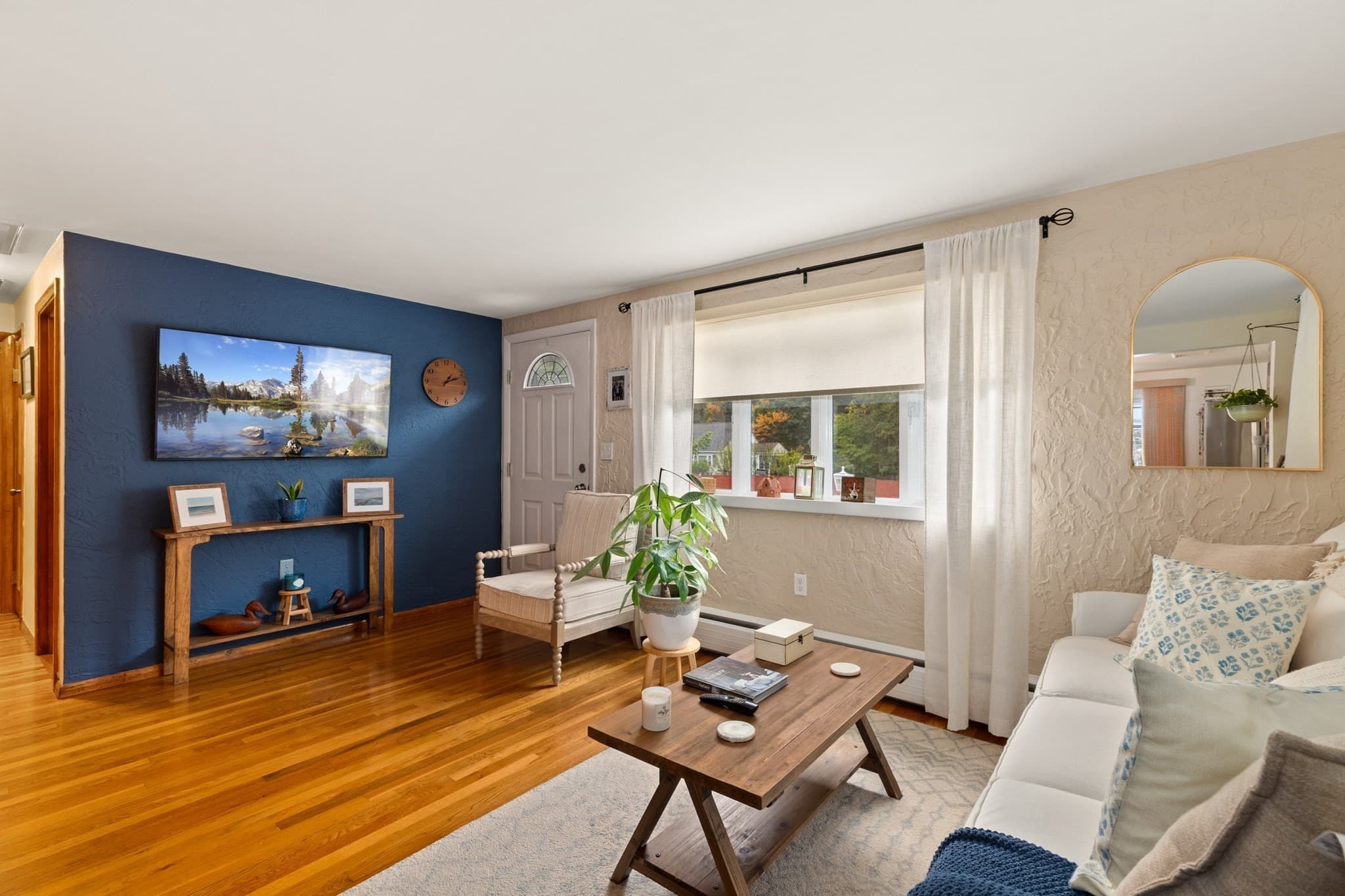 Single Family Residence at 1430 Shawsheen St, Tewksbury MA 01876, Tewksbury, photo 4 of 31