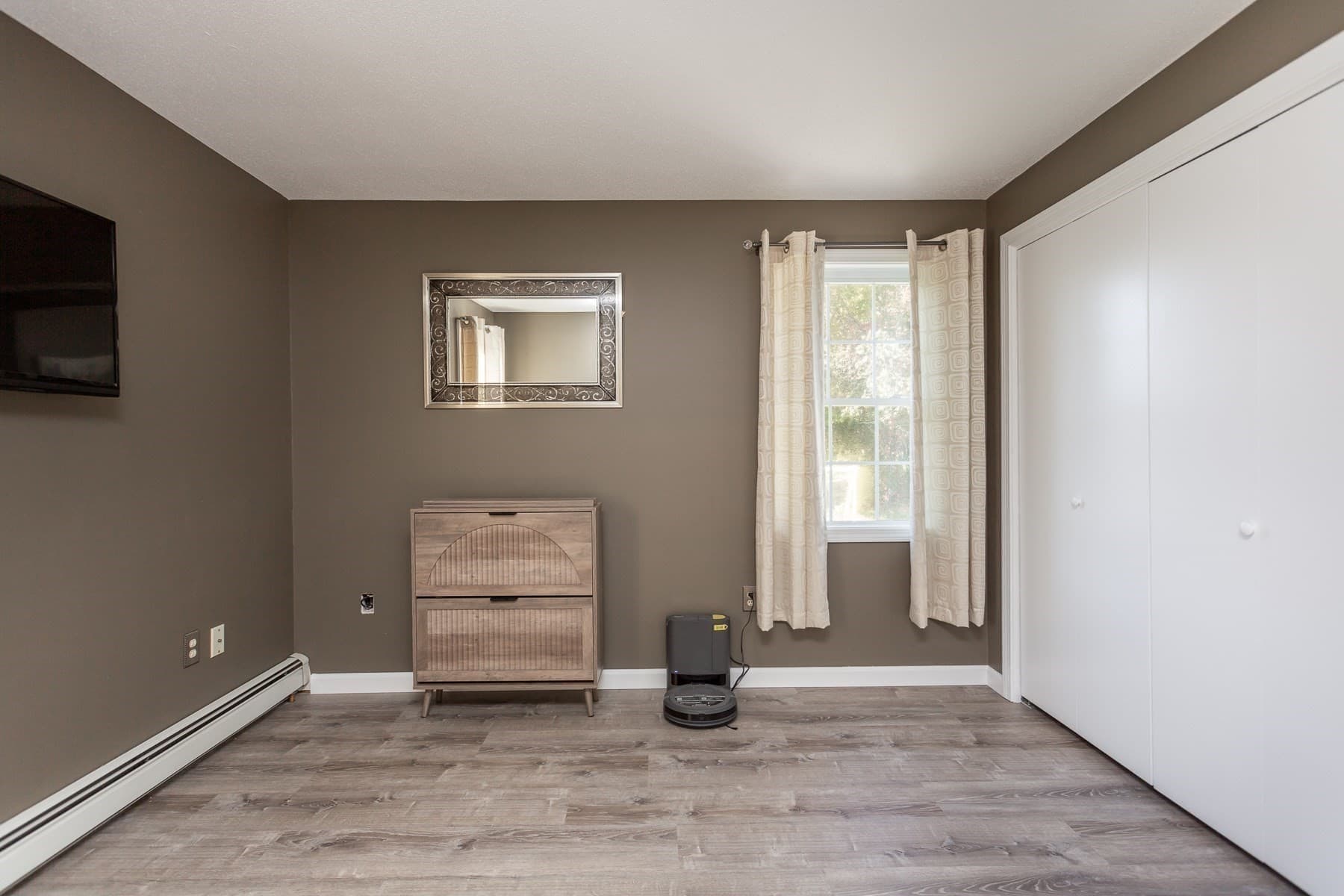 Single Family Residence at 35 Water St, Somerset MA 02726, photo 22 of 33