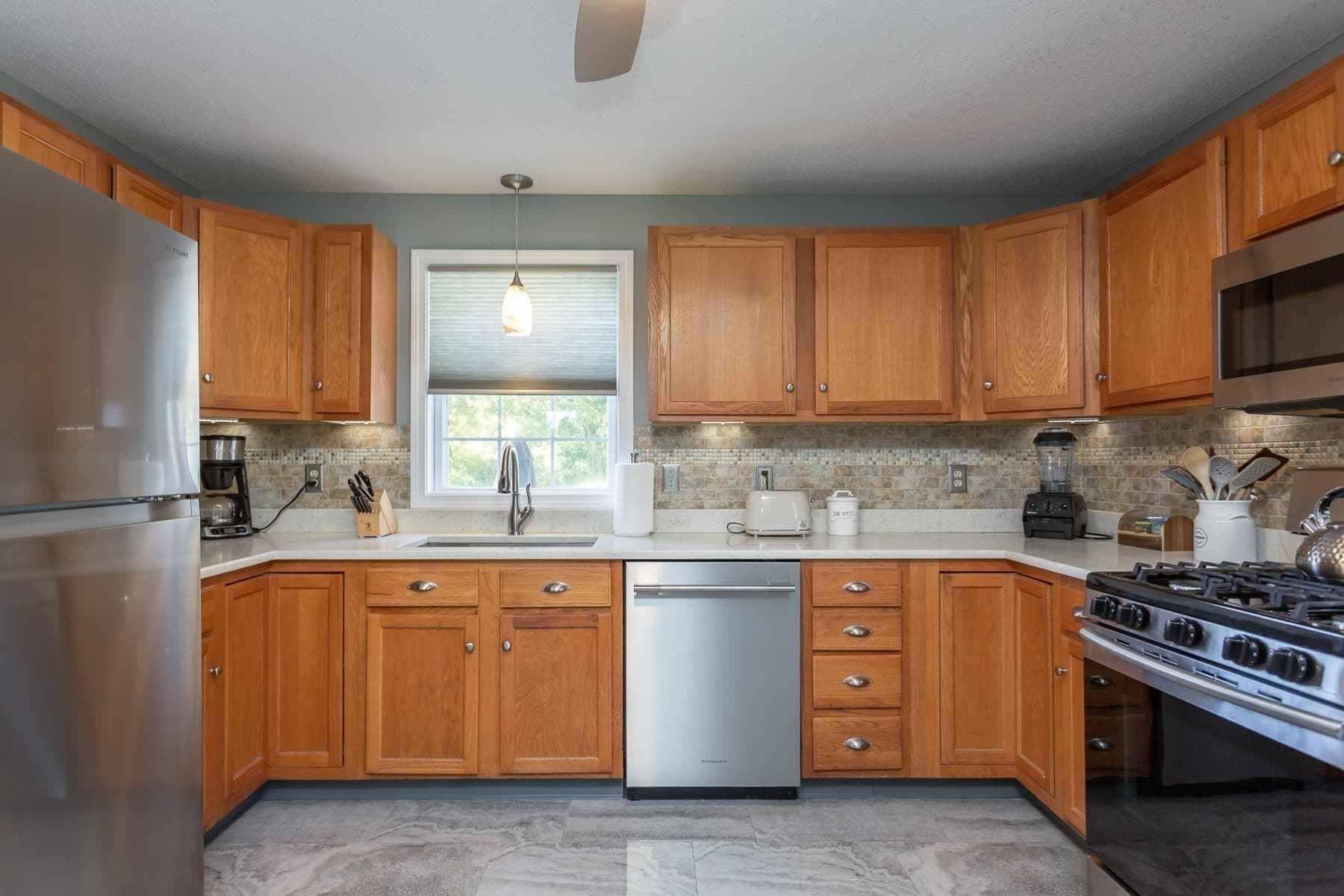 Single Family Residence at 35 Water St, Somerset MA 02726, photo 9 of 33