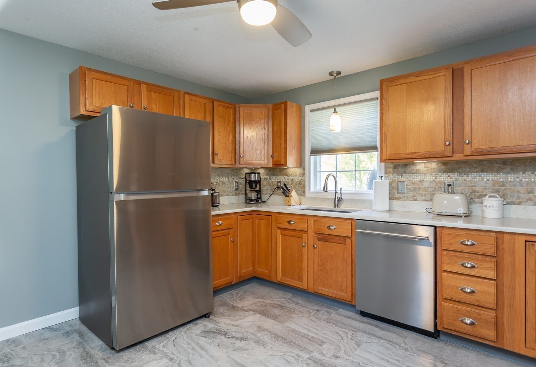 Single Family Residence at 35 Water St, Somerset MA 02726, photo 10 of 33