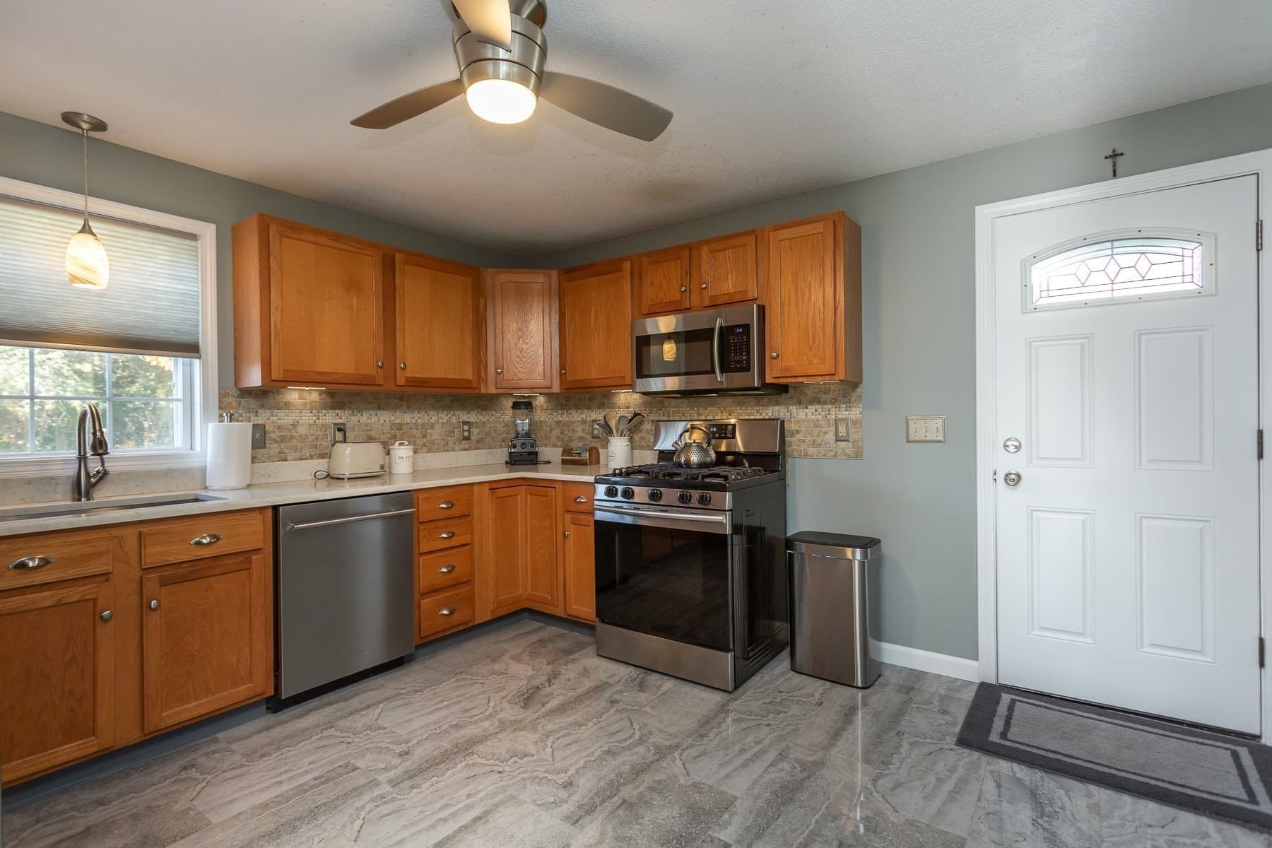 Single Family Residence at 35 Water St, Somerset MA 02726, photo 11 of 33