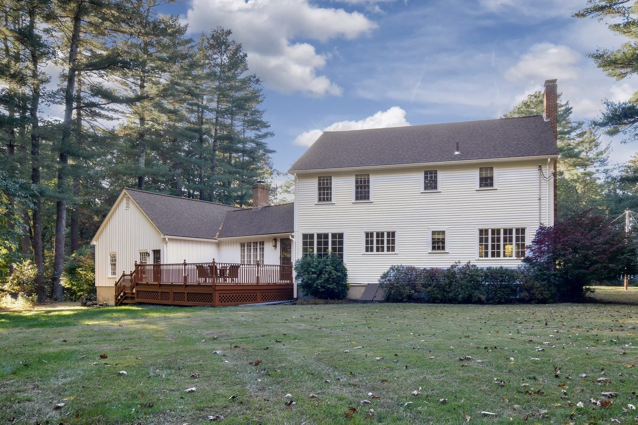 Single Family Residence at 15 Juniper Ln, Dover MA 02030, photo 2 of 23