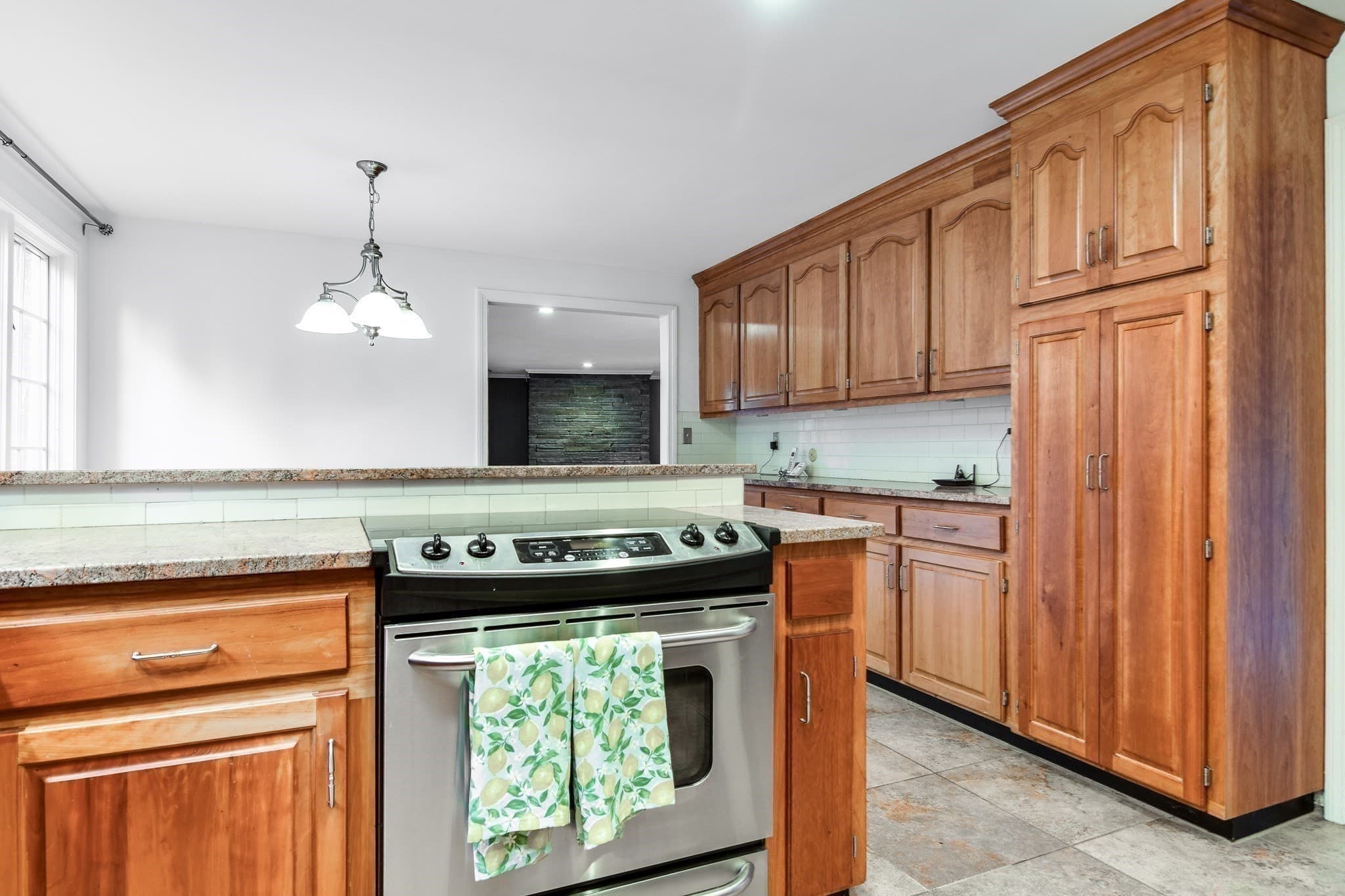 Single Family Residence at 15 Juniper Ln, Dover MA 02030, photo 7 of 23