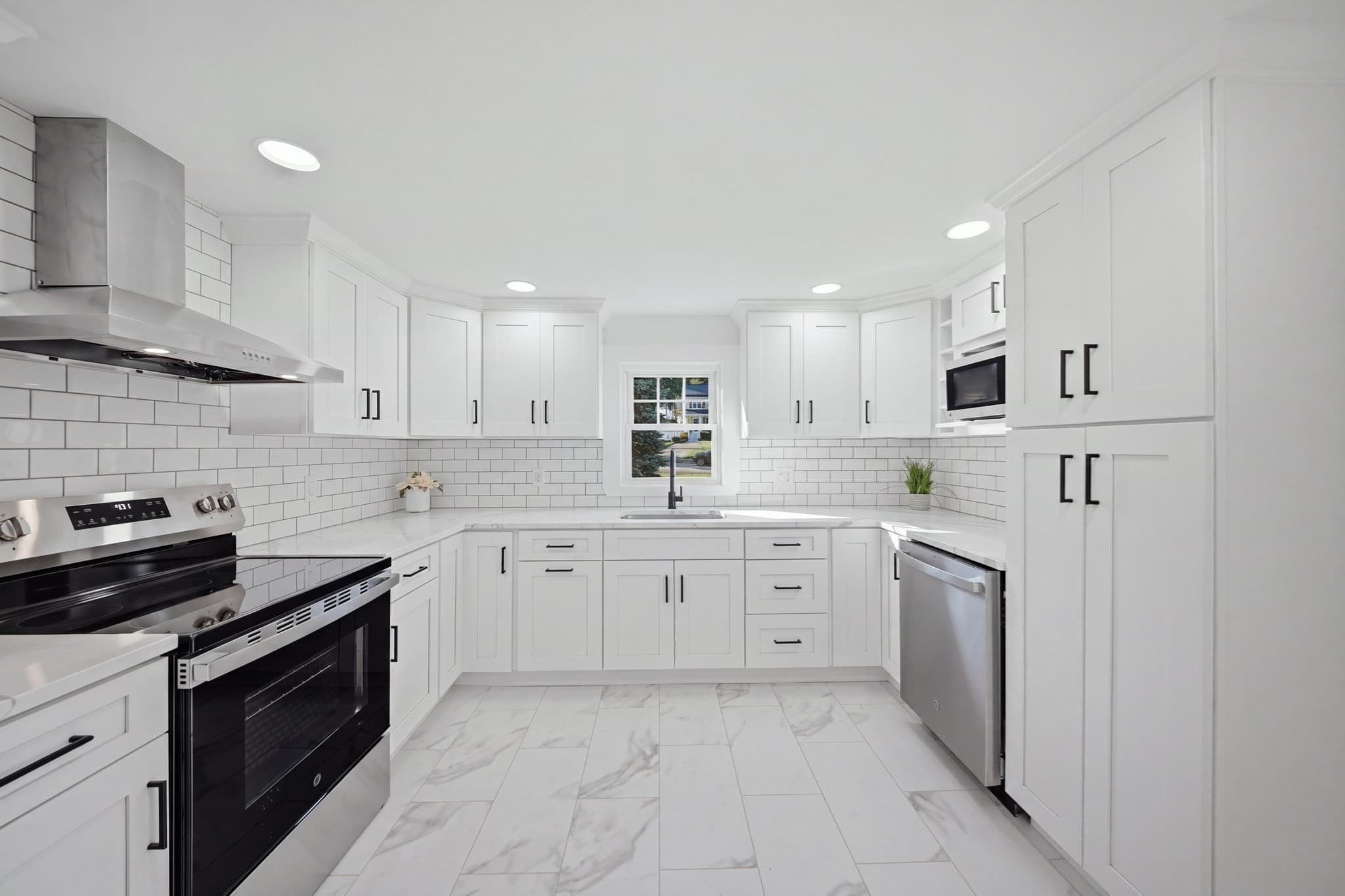 Single Family Residence at 49 Vernon St, Haverhill MA 01835, photo 10 of 40