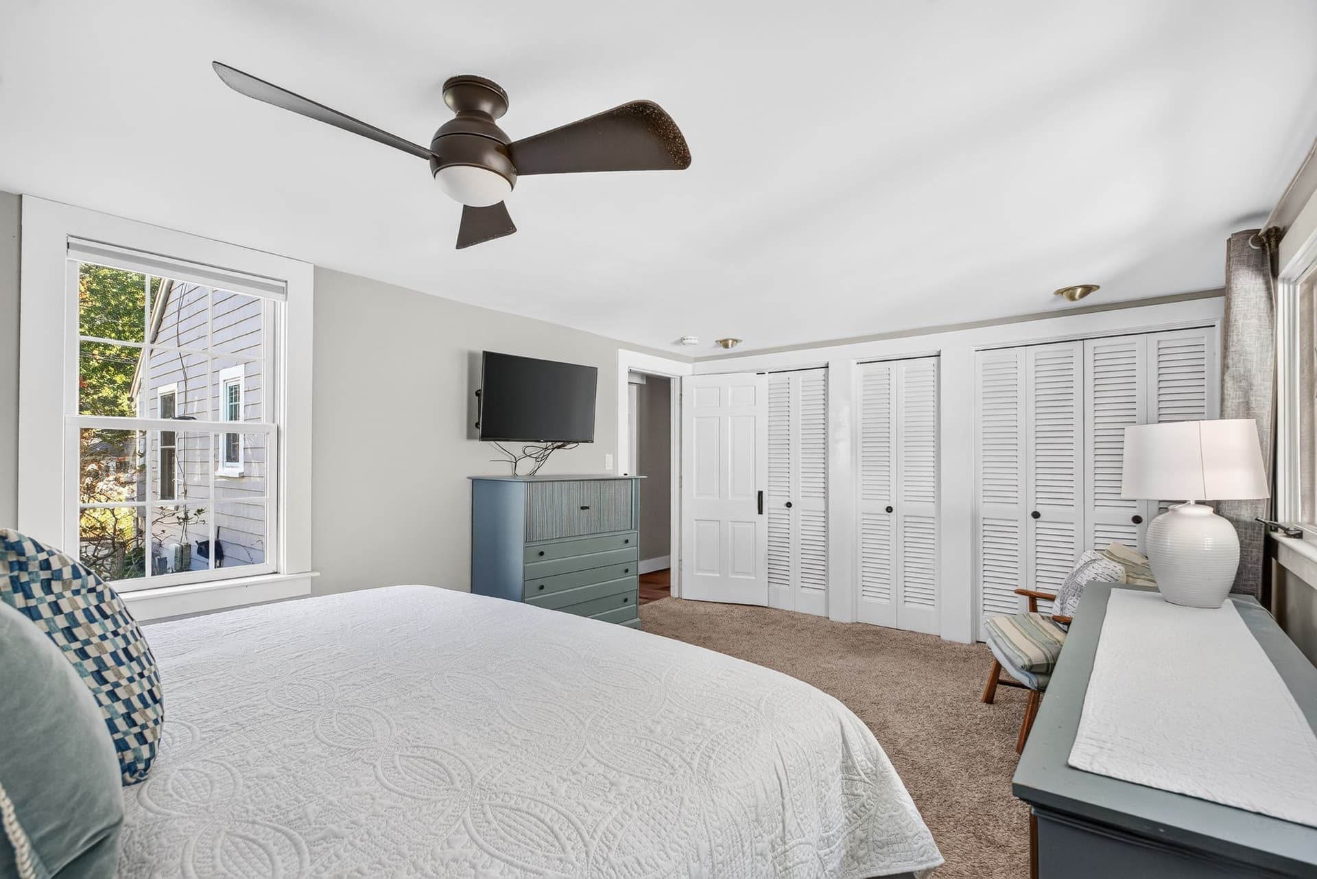 Single Family Residence at 128 Bayridge Ln, Duxbury MA 02332, photo 17 of 41