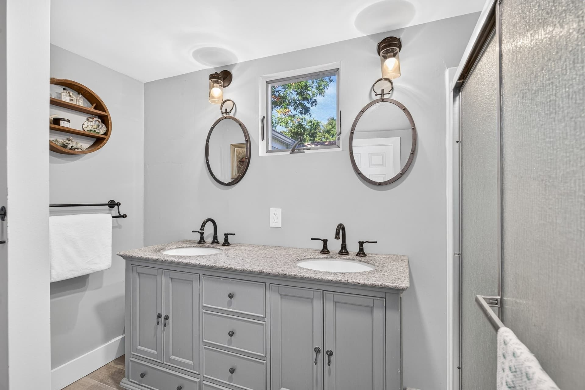 Single Family Residence at 128 Bayridge Ln, Duxbury MA 02332, photo 18 of 41