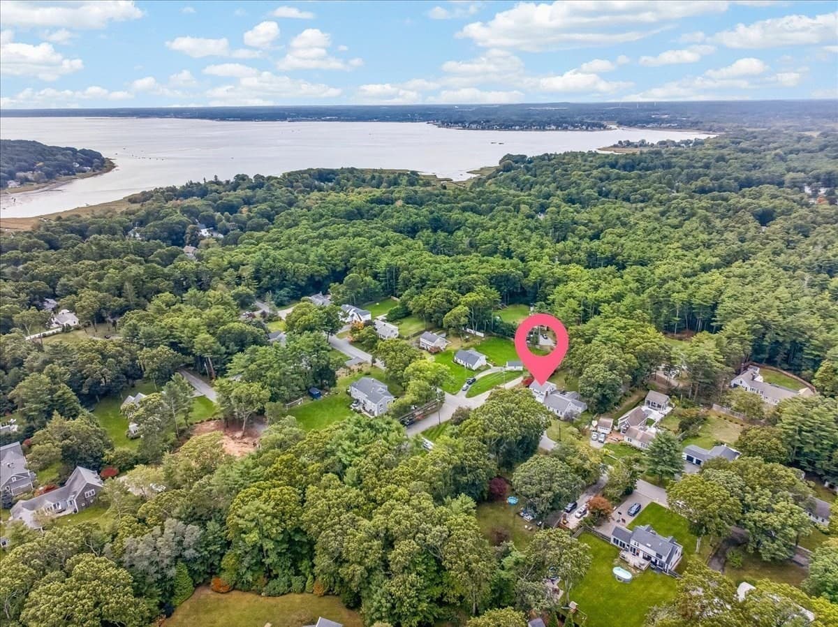 Single Family Residence at 128 Bayridge Ln, Duxbury MA 02332, photo 37 of 41