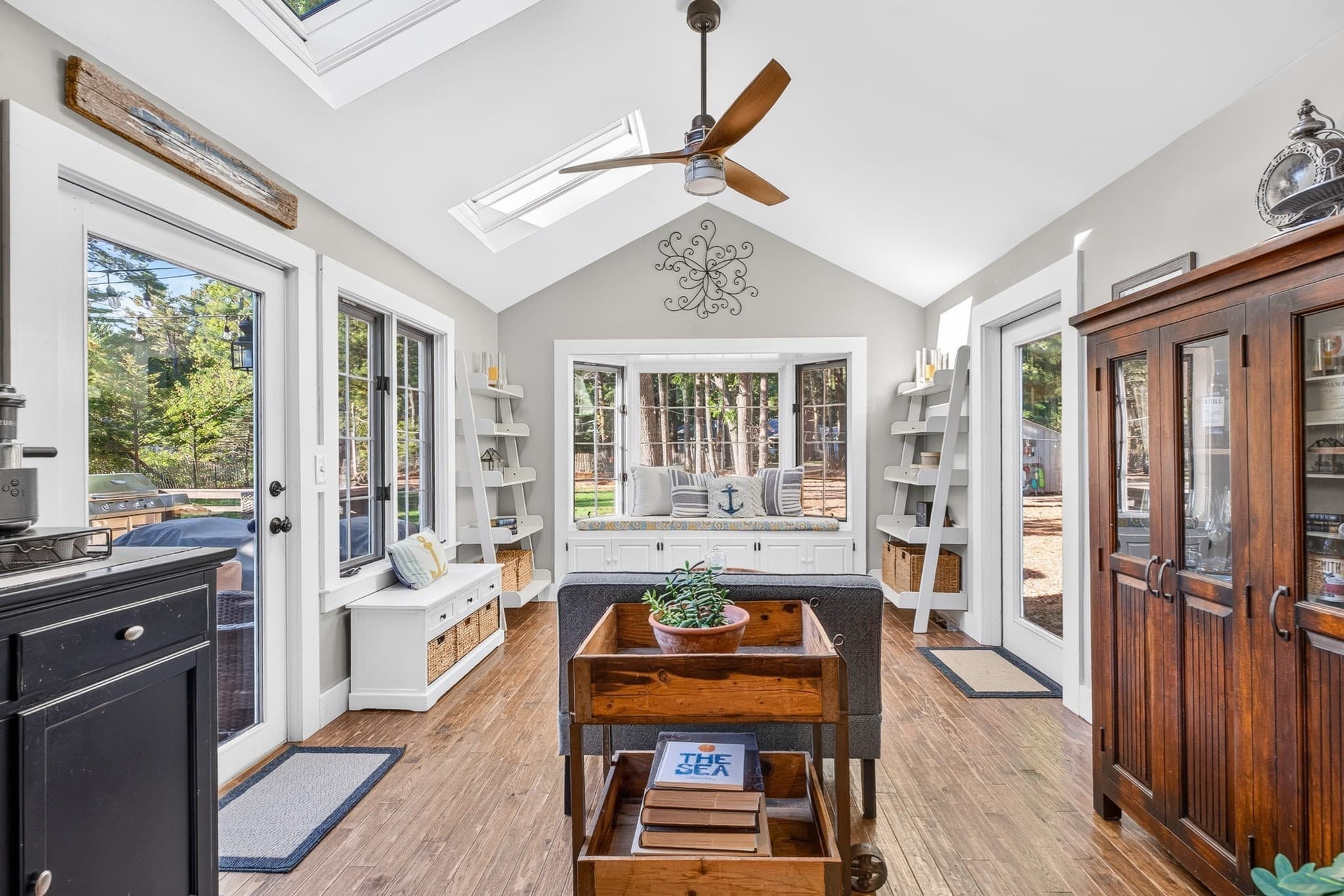 Single Family Residence at 128 Bayridge Ln, Duxbury MA 02332, photo 11 of 41