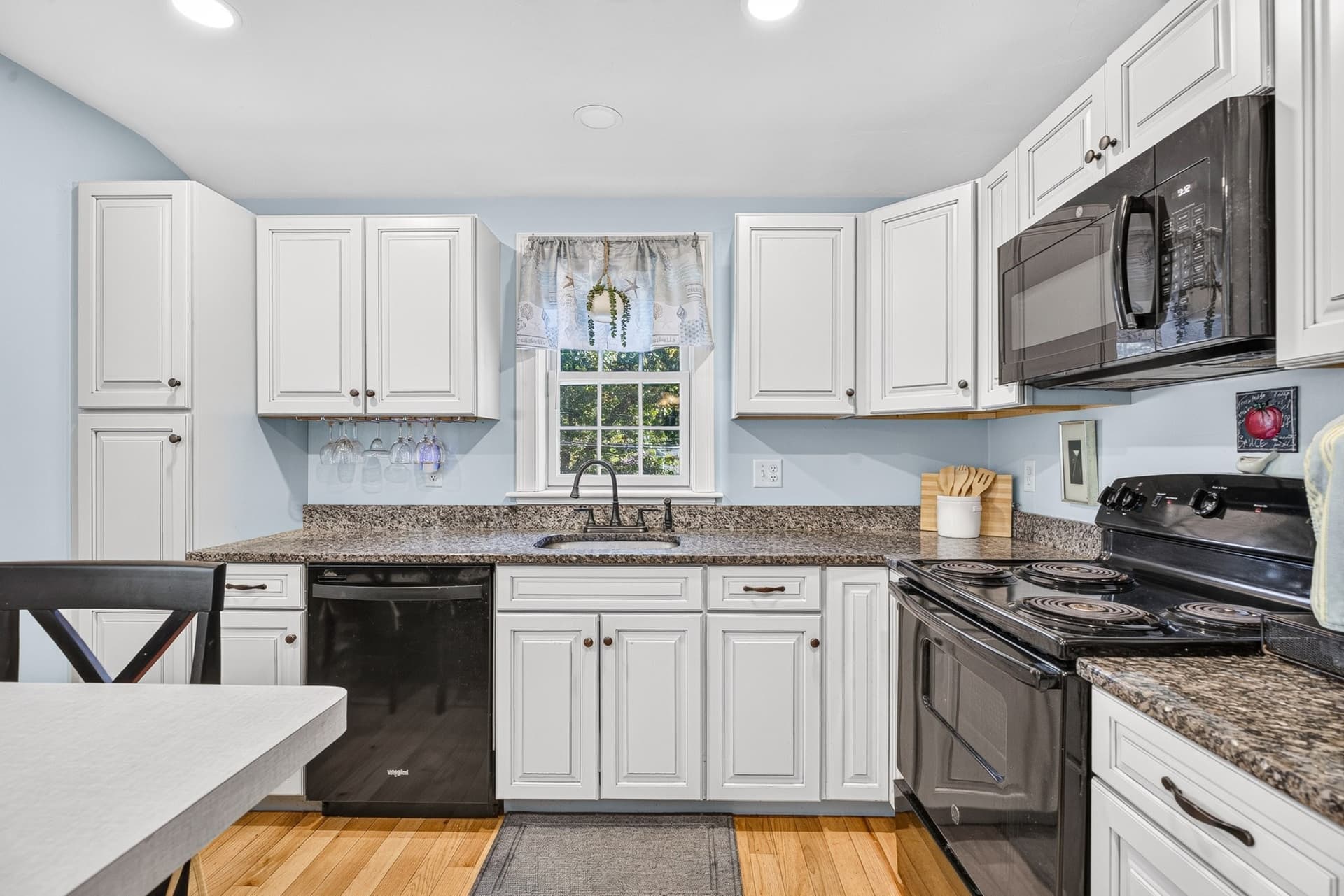 Single Family Residence at 128 Bayridge Ln, Duxbury MA 02332, photo 29 of 41