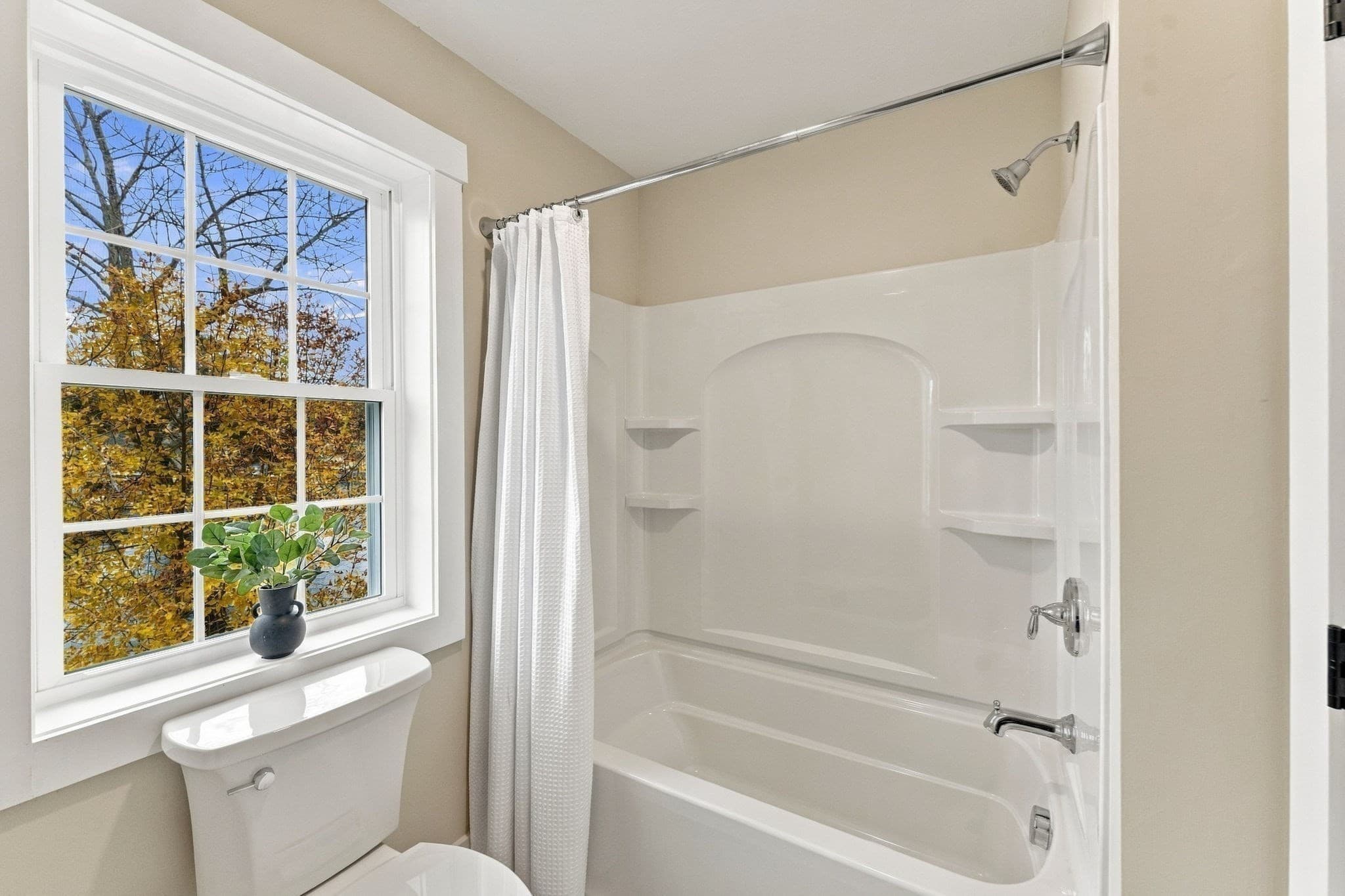 Single Family Residence at 46 Hastings Ave, Worcester MA 01606, photo 28 of 40