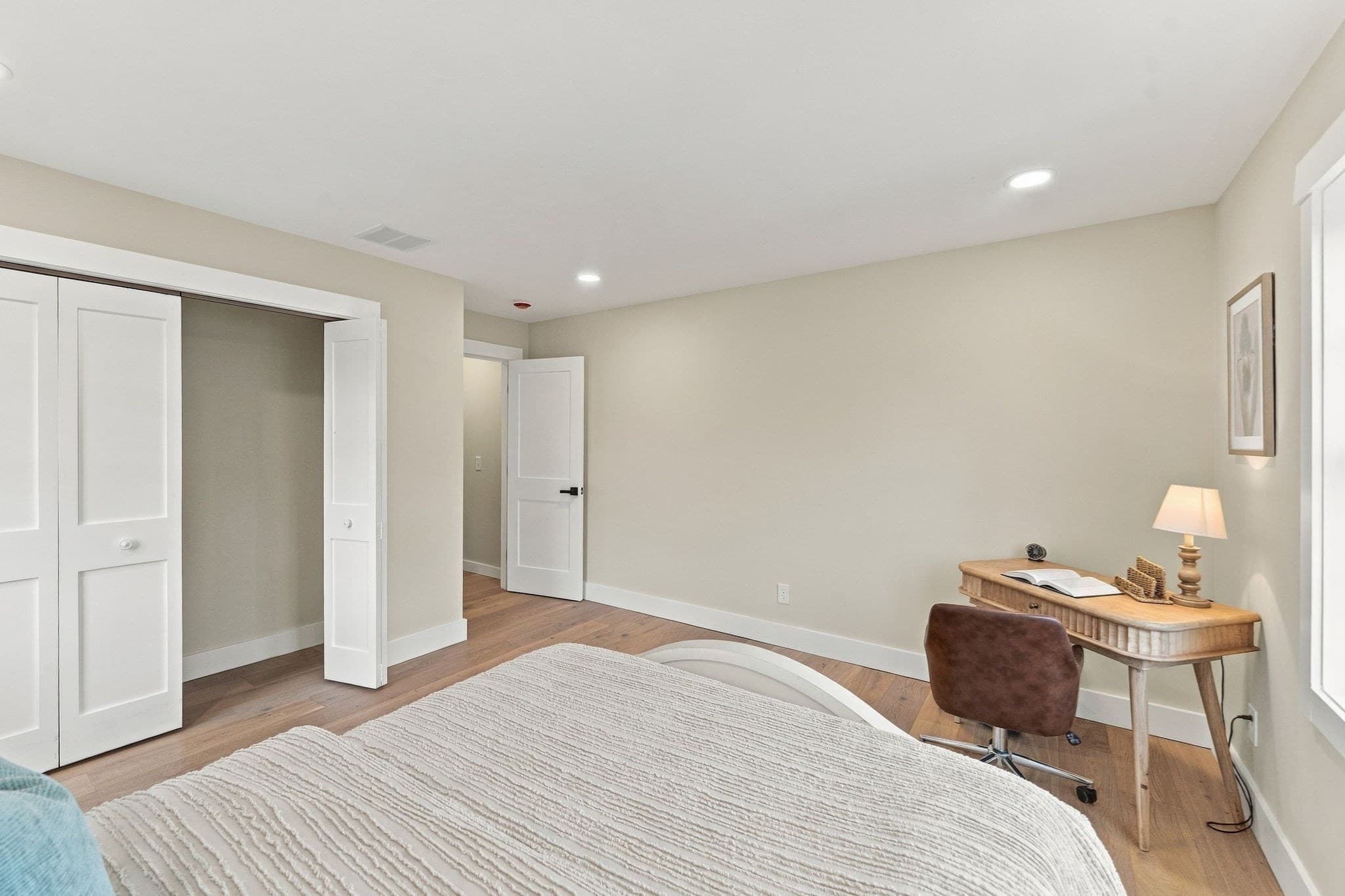 Single Family Residence at 46 Hastings Ave, Worcester MA 01606, photo 31 of 40