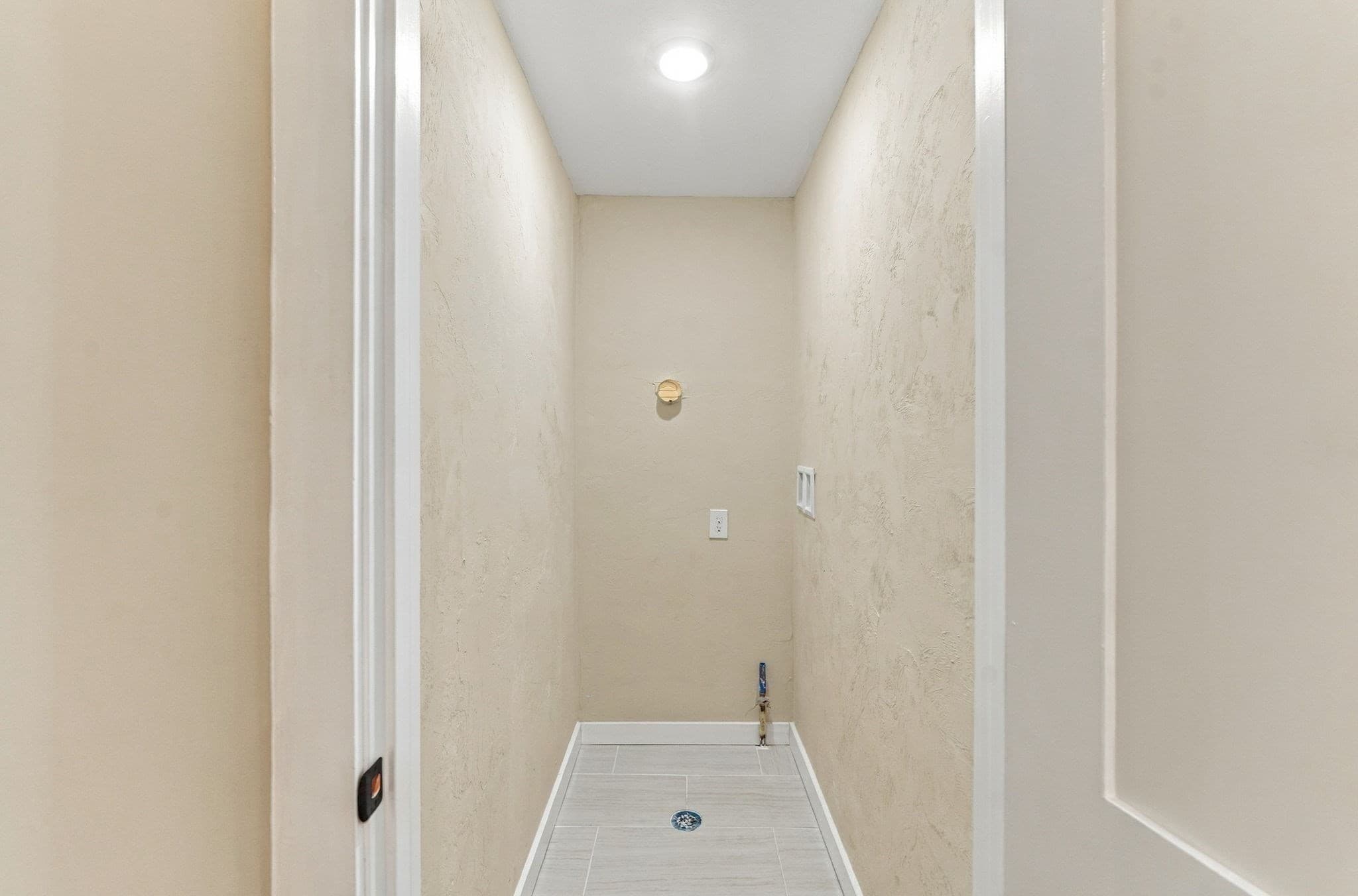 Single Family Residence at 46 Hastings Ave, Worcester MA 01606, photo 29 of 40