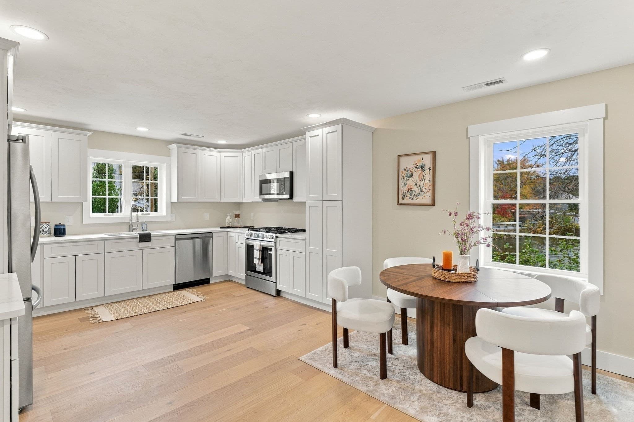 Single Family Residence at 46 Hastings Ave, Worcester MA 01606, photo 4 of 40