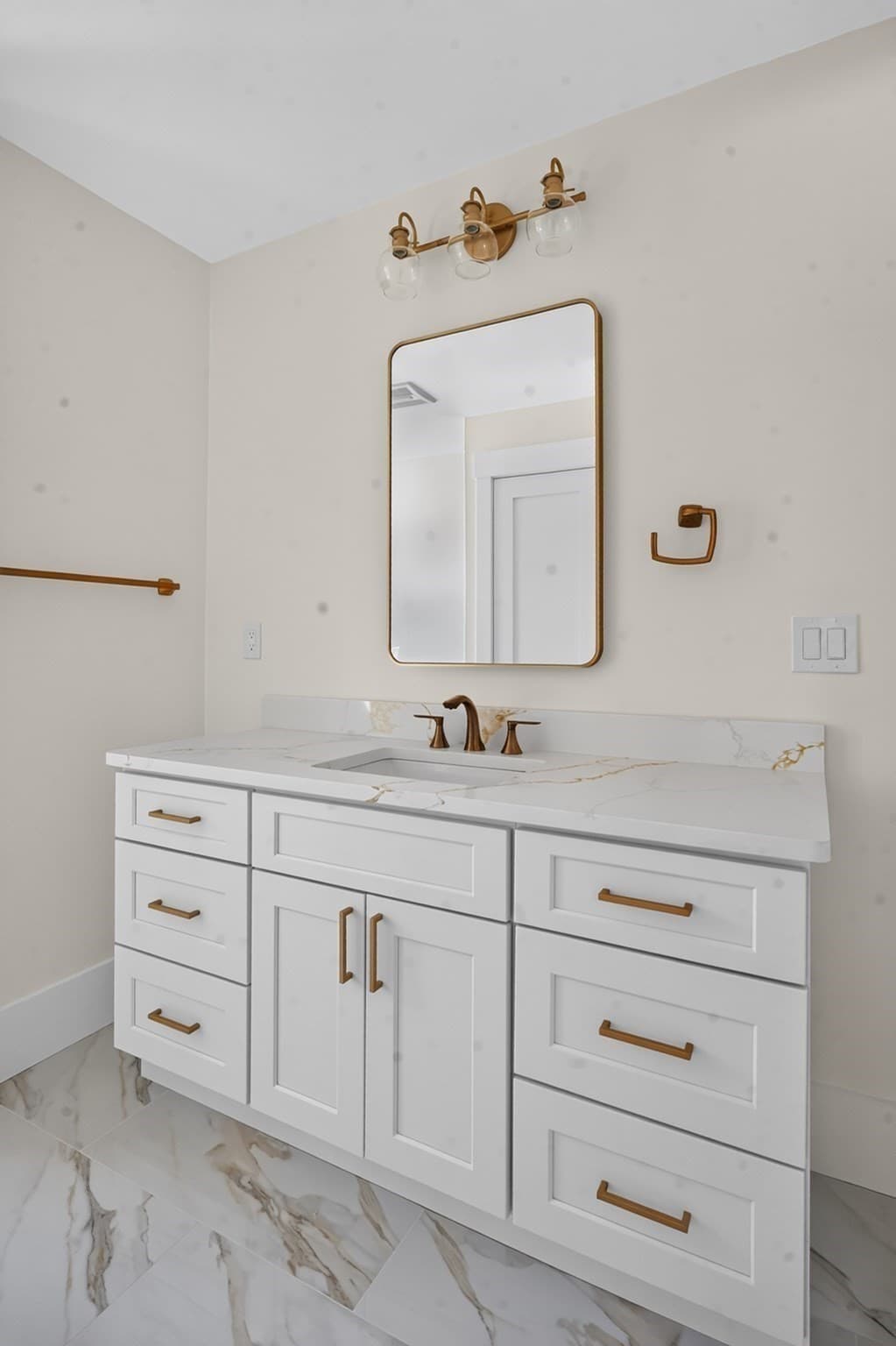 Single Family Residence at 152 Central Ave, Falmouth MA 02536, Falmouth, photo 33 of 42