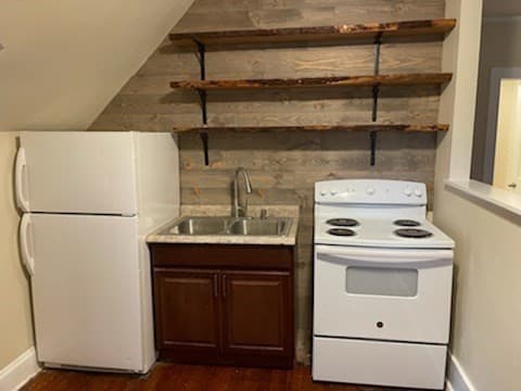 Commercial Sale at 50 Phillips Pl, Northampton MA 01060, photo 6 of 42